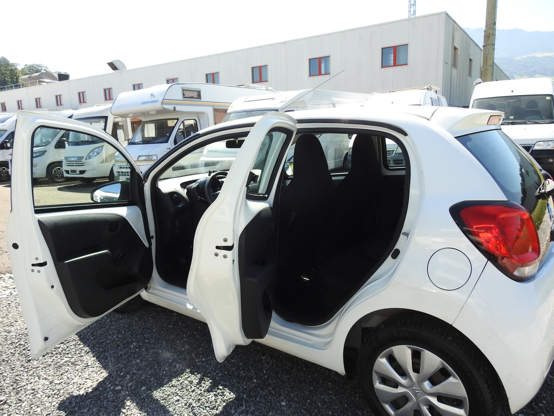 CITROEN C1 1.0 VTi Shine-image-14
