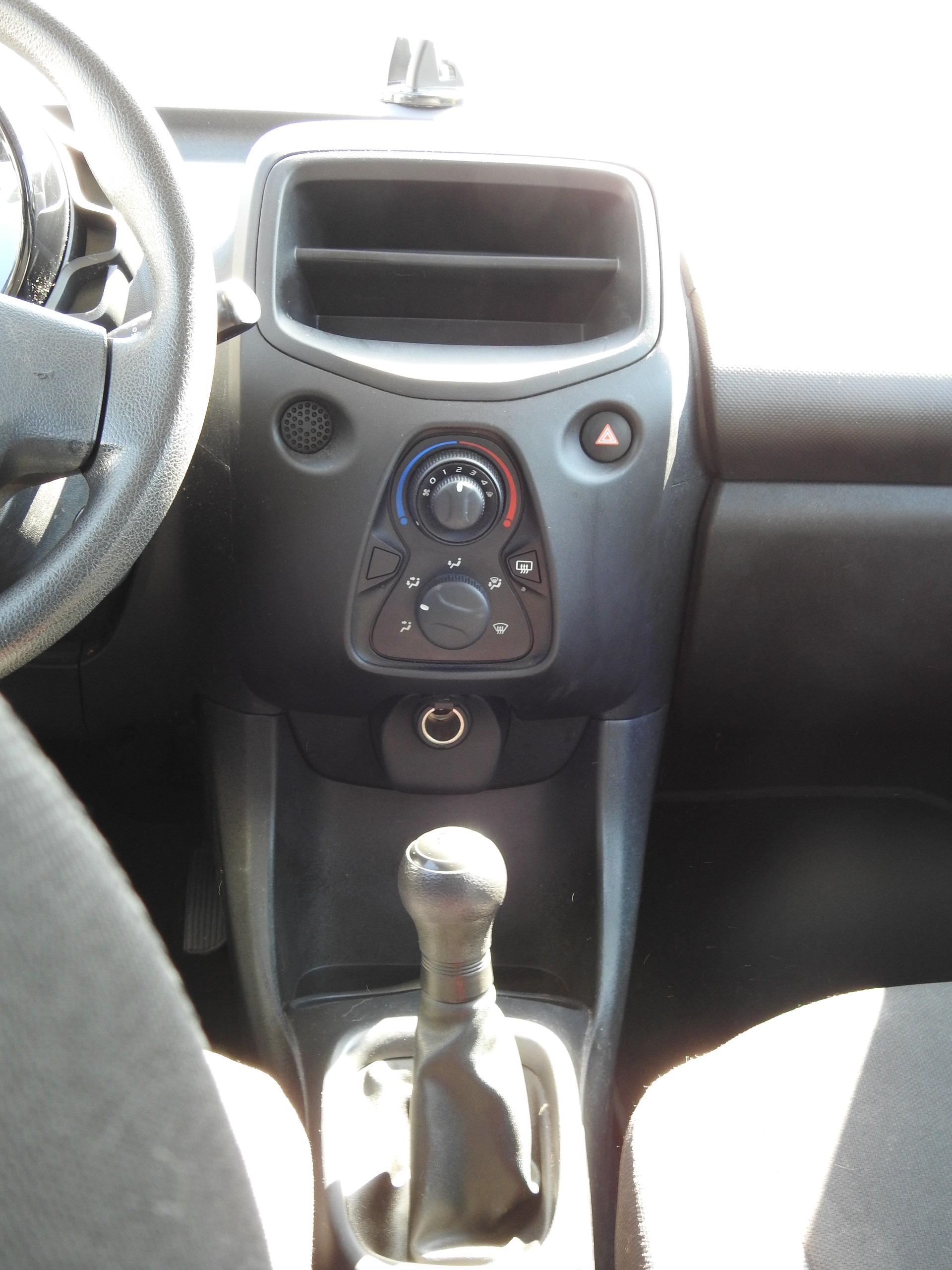 CITROEN C1 1.0 VTi Shine-image-16