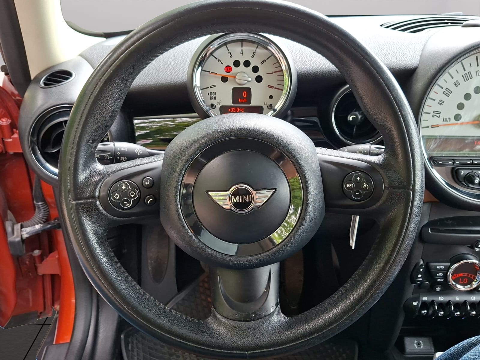 MINI Clubman Cooper-image-12