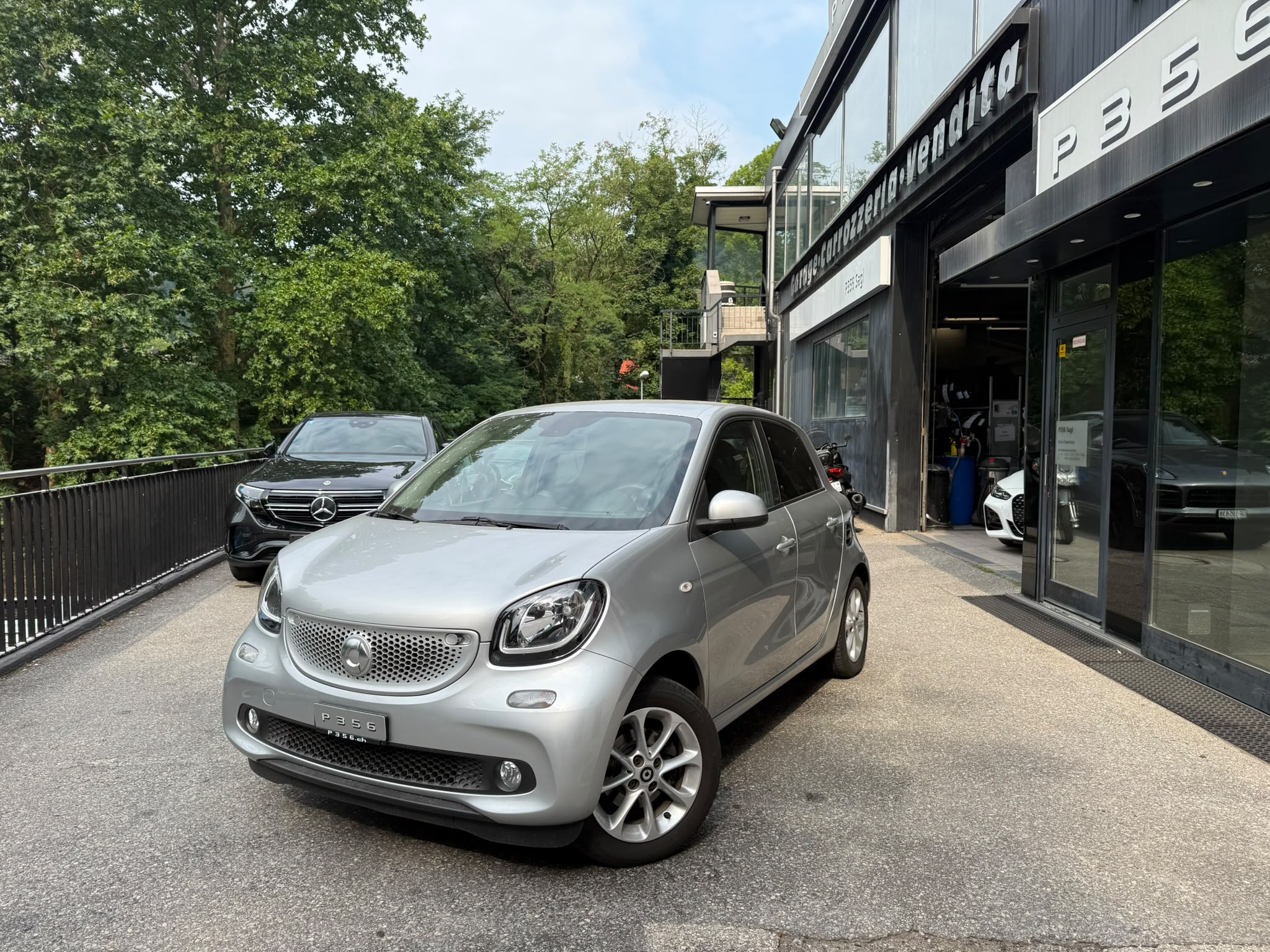 Car photo