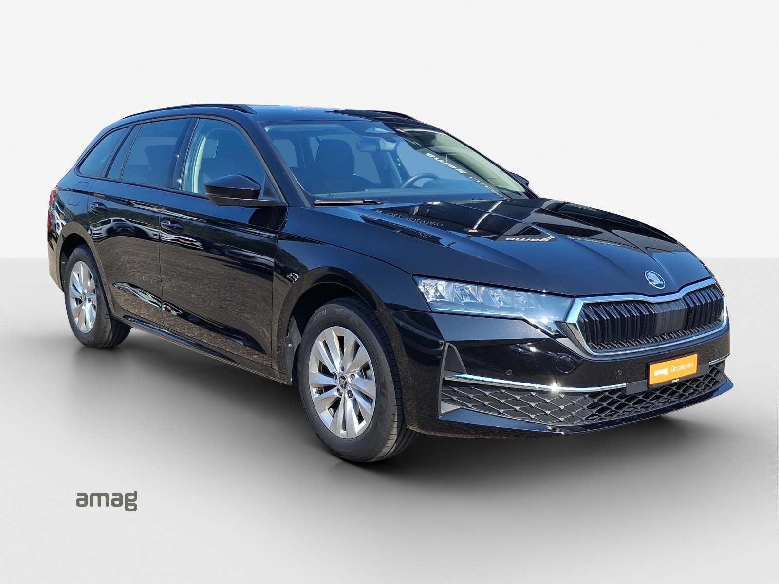 SKODA Octavia Combi 2.0 TDI DSG Selection-image-5
