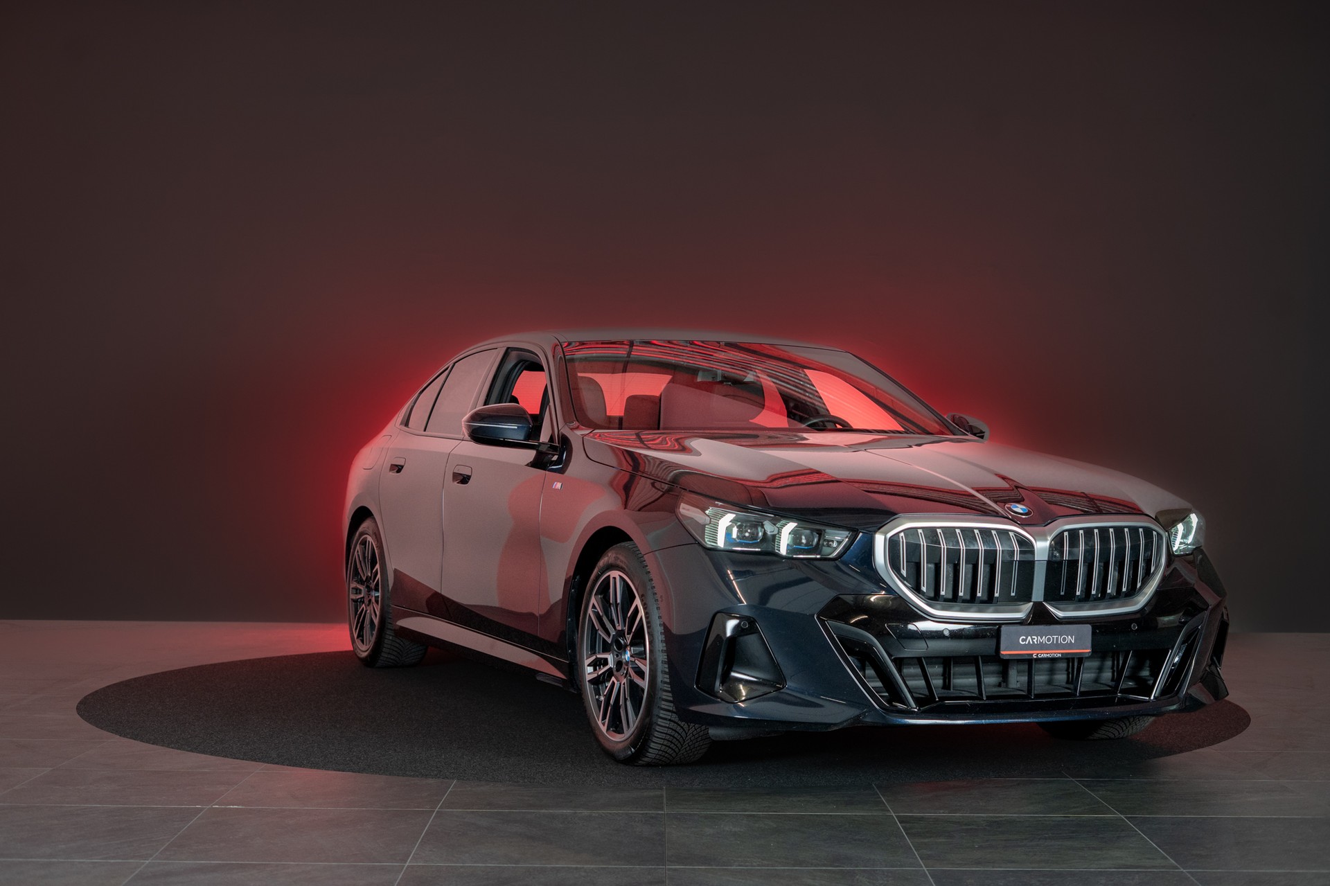 BMW 520i M Sport / Head-Up / Harman Kardon / 360° Kamera-showroom-element-2