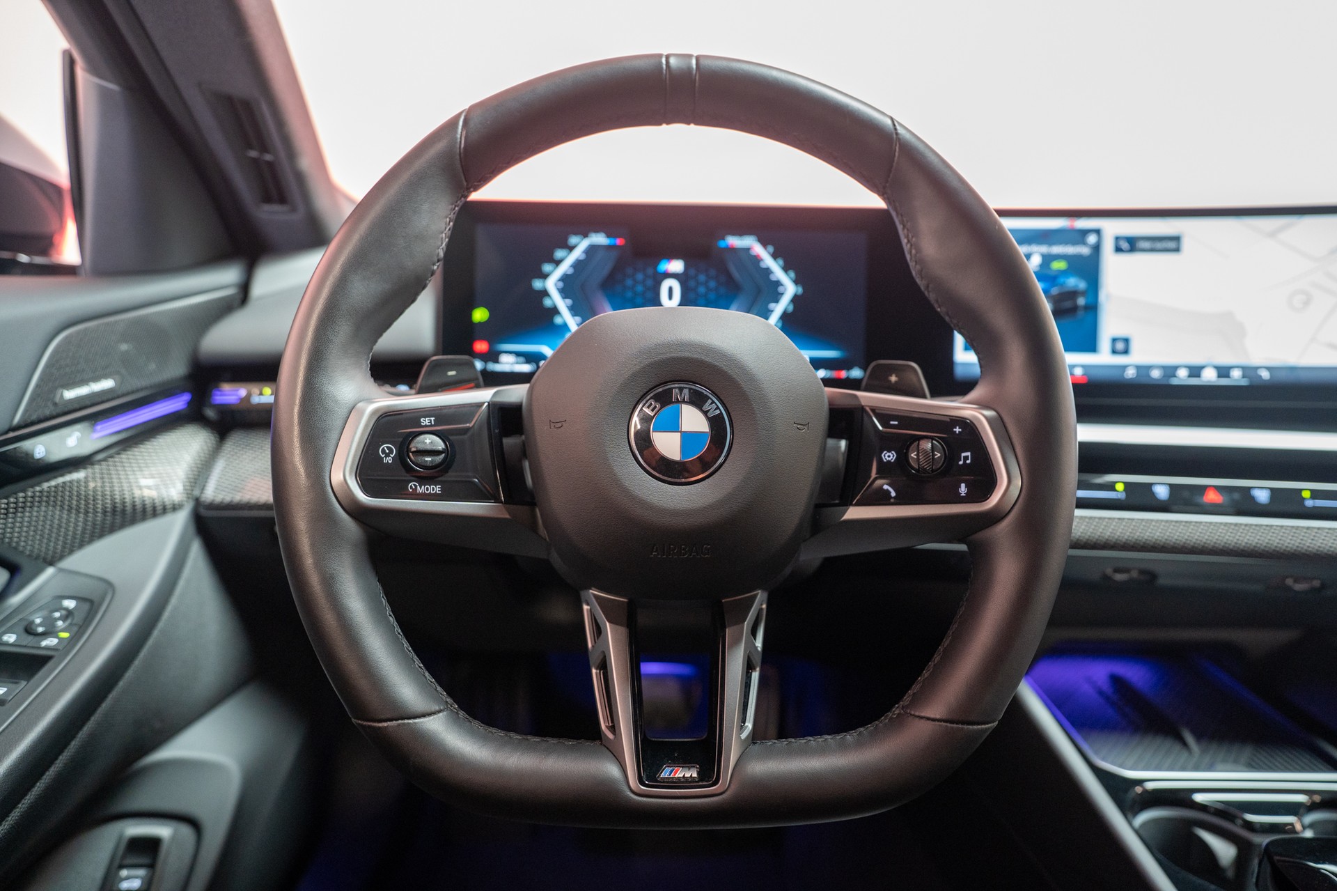 BMW 520i M Sport / Head-Up / Harman Kardon / 360° Kamera-image-14