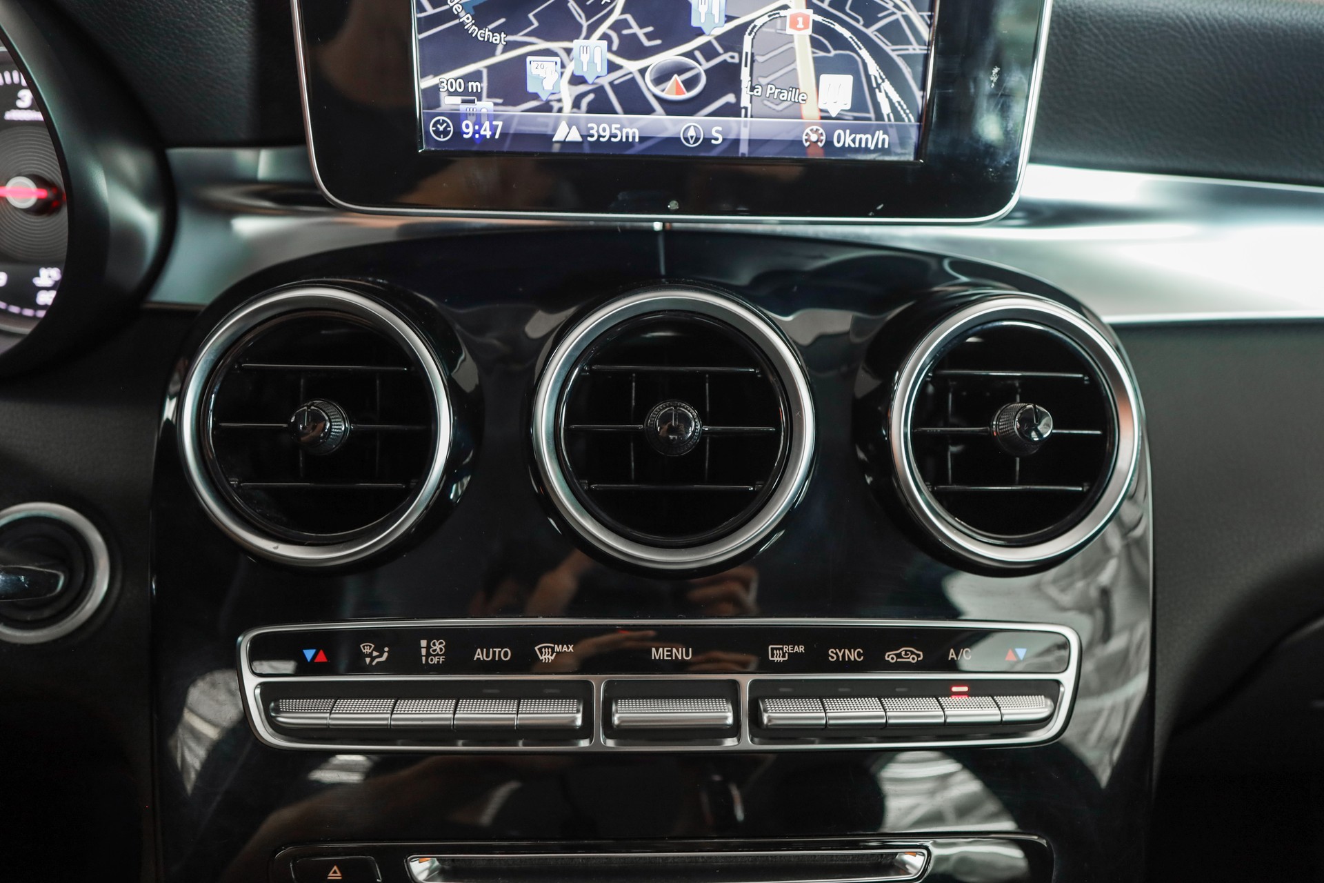 MERCEDES-BENZ GLC 220 d 4Matic 9G-Tronic-image-17