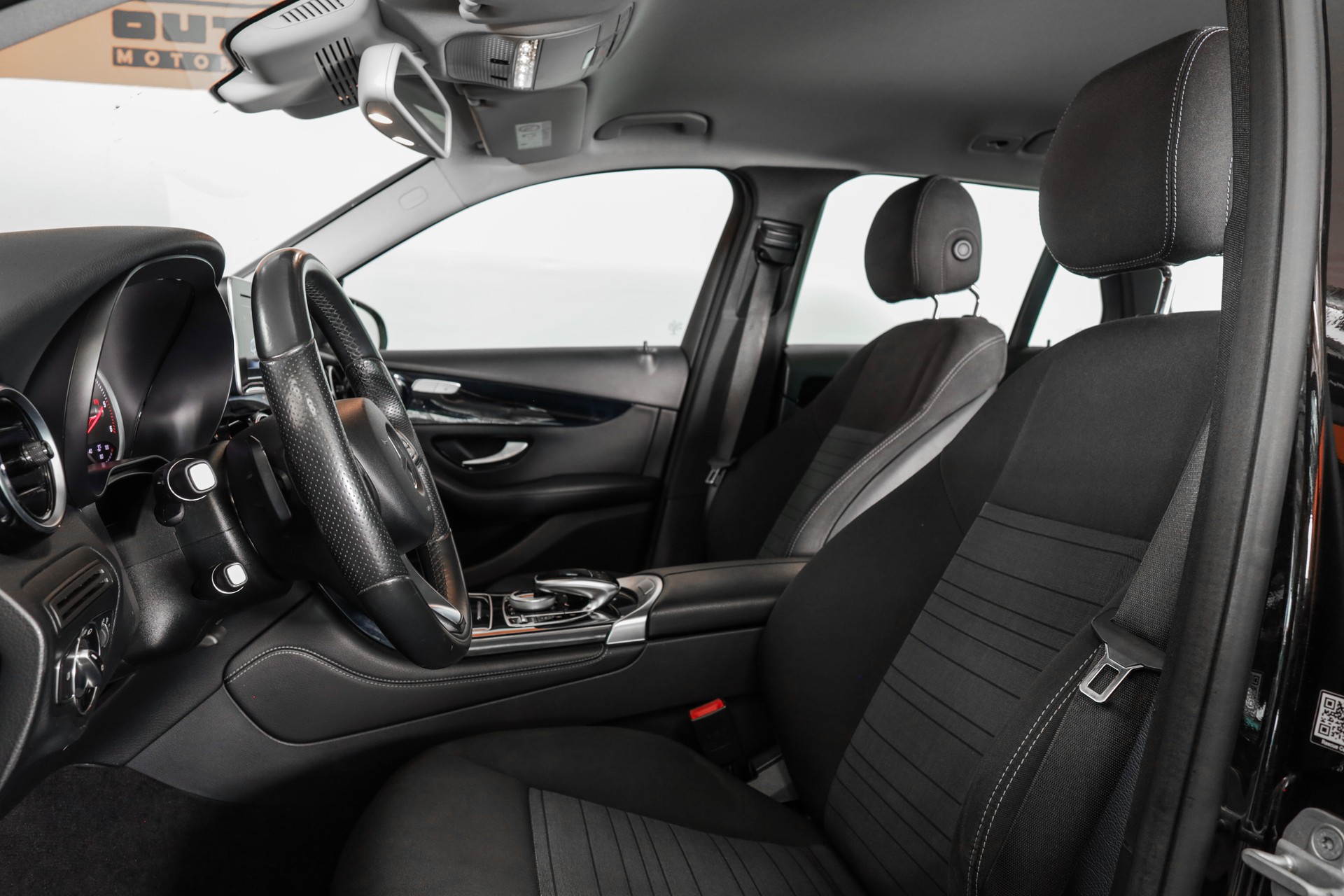 MERCEDES-BENZ GLC 220 d 4Matic 9G-Tronic-image-10