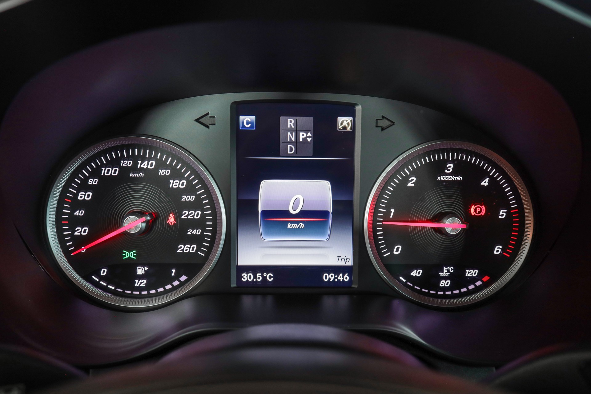 MERCEDES-BENZ GLC 220 d 4Matic 9G-Tronic-image-16