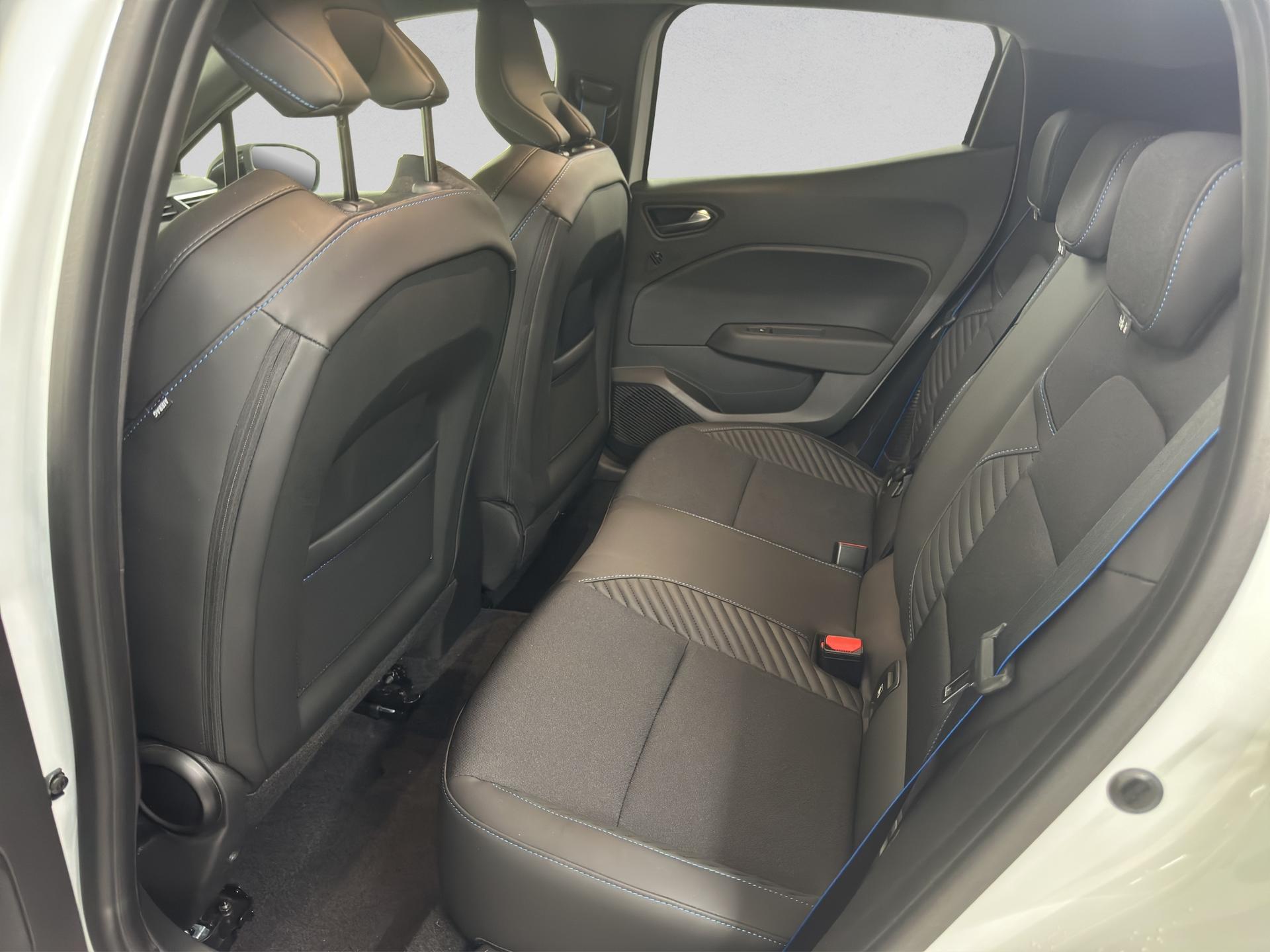 RENAULT Clio 1.6 E-Tech Esprit Alpine-image-22