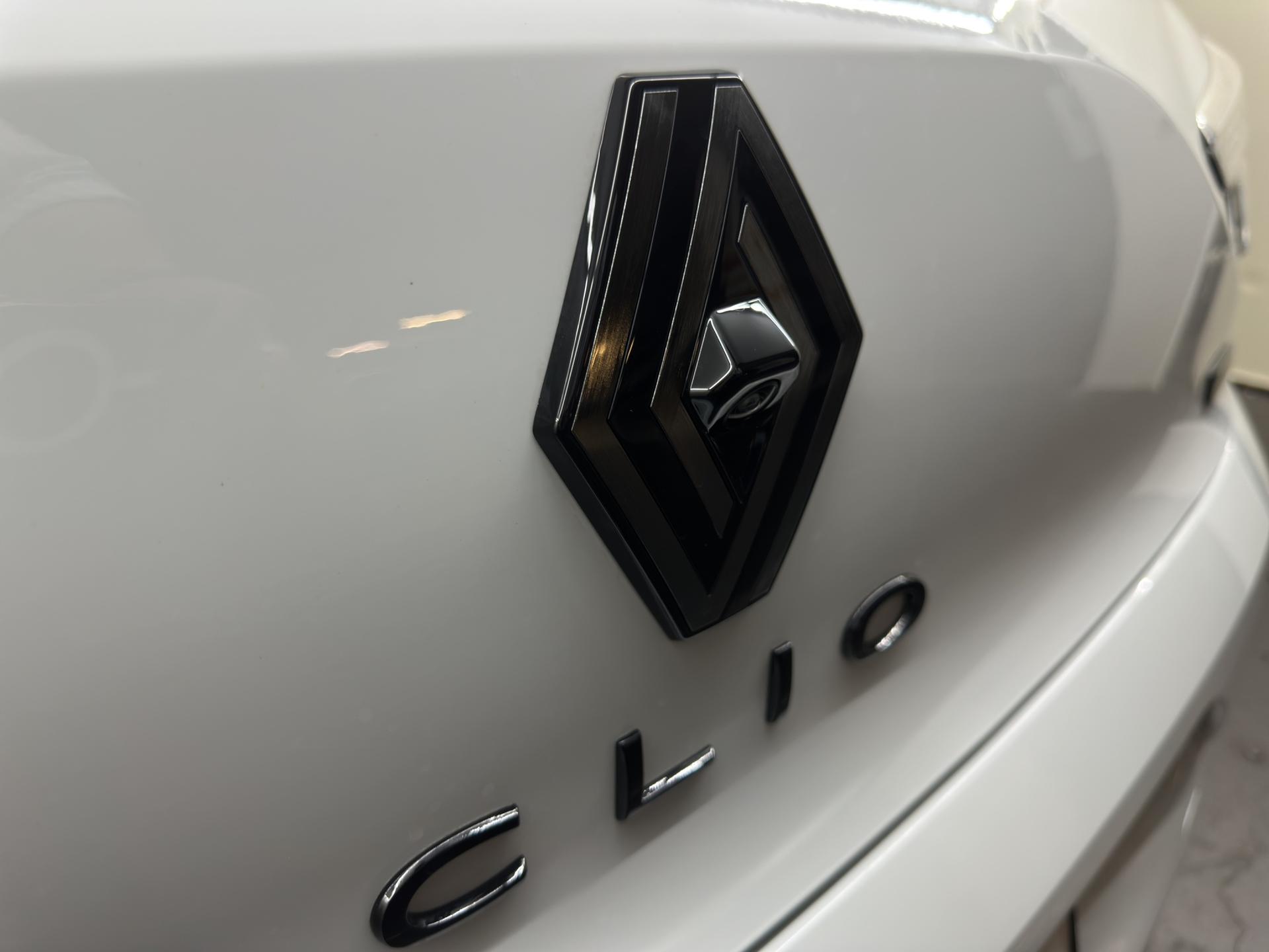 RENAULT Clio 1.6 E-Tech Esprit Alpine-image-24