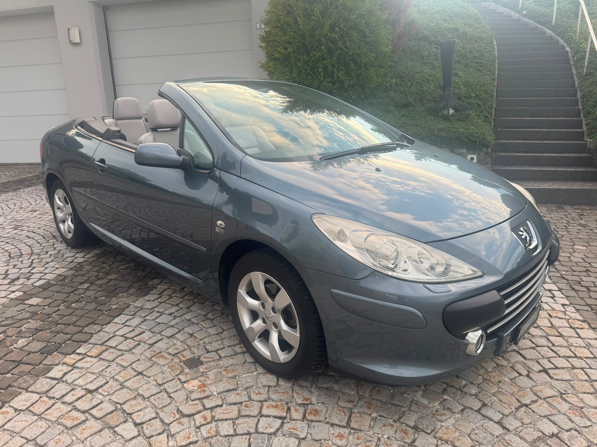 PEUGEOT 307 CC 2.0 16V Platinum Edition-image-0