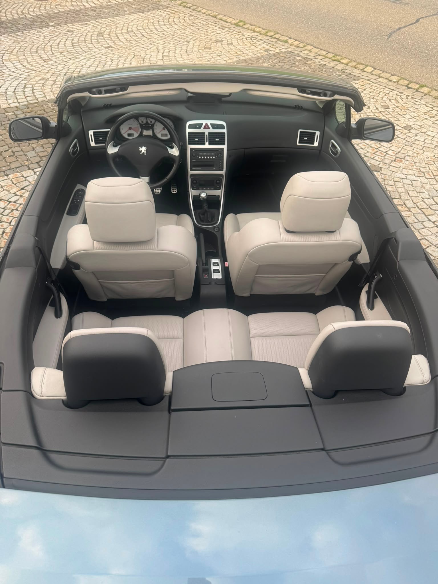 PEUGEOT 307 CC 2.0 16V Platinum Edition-image-6