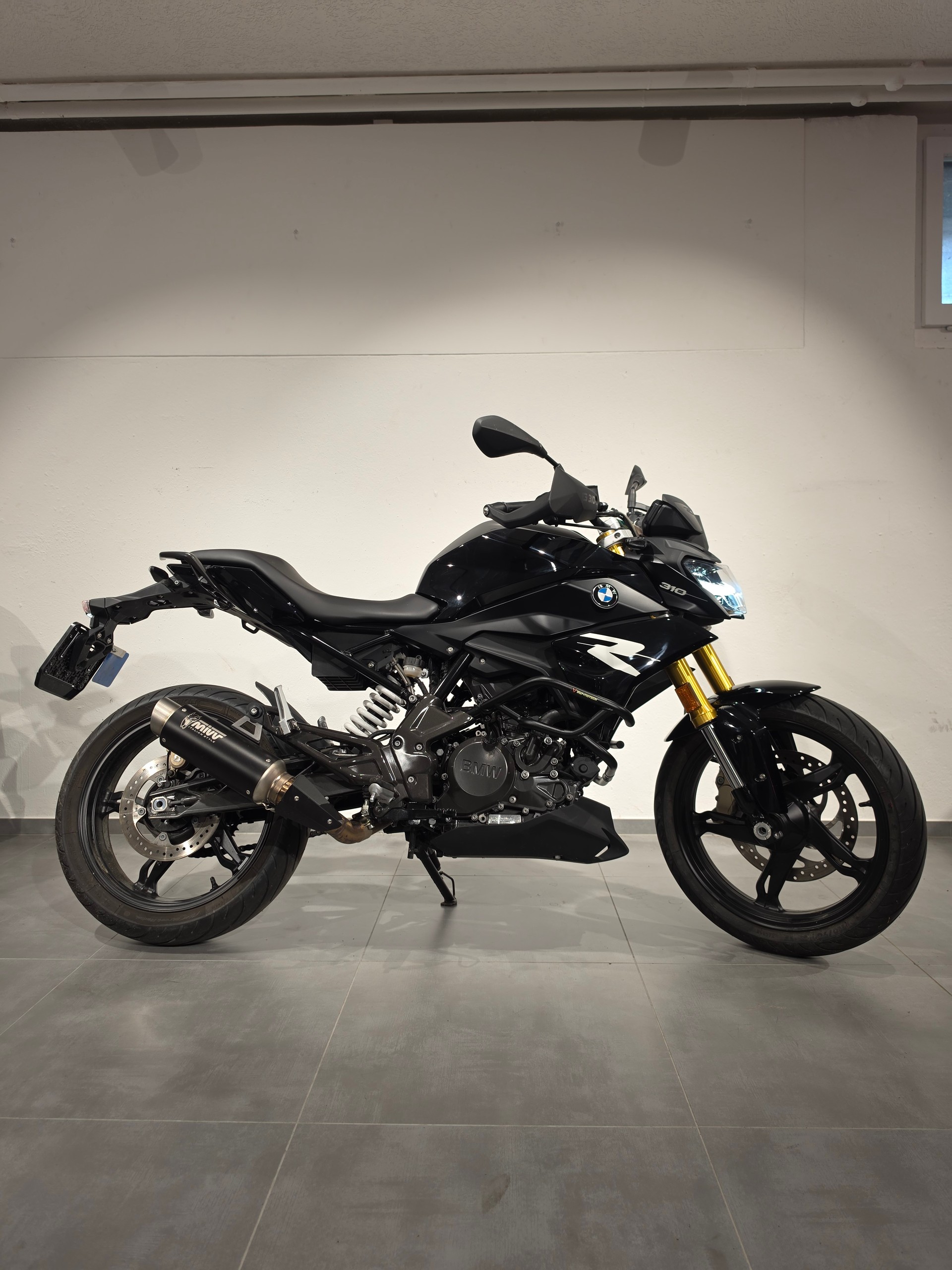 BMW G 310 R