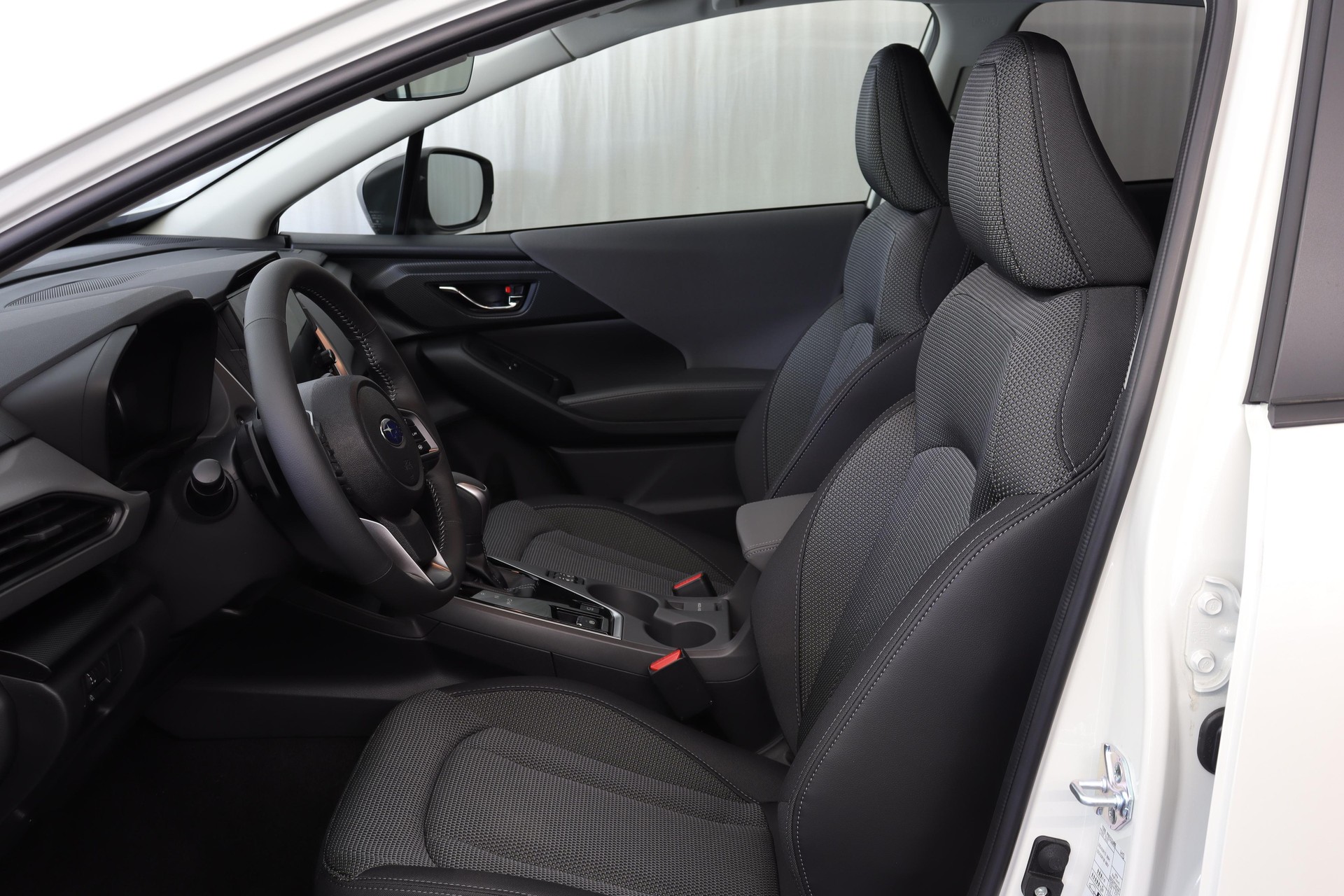 SUBARU Crosstrek 2.0i e-Boxer Swiss Plus-image-1