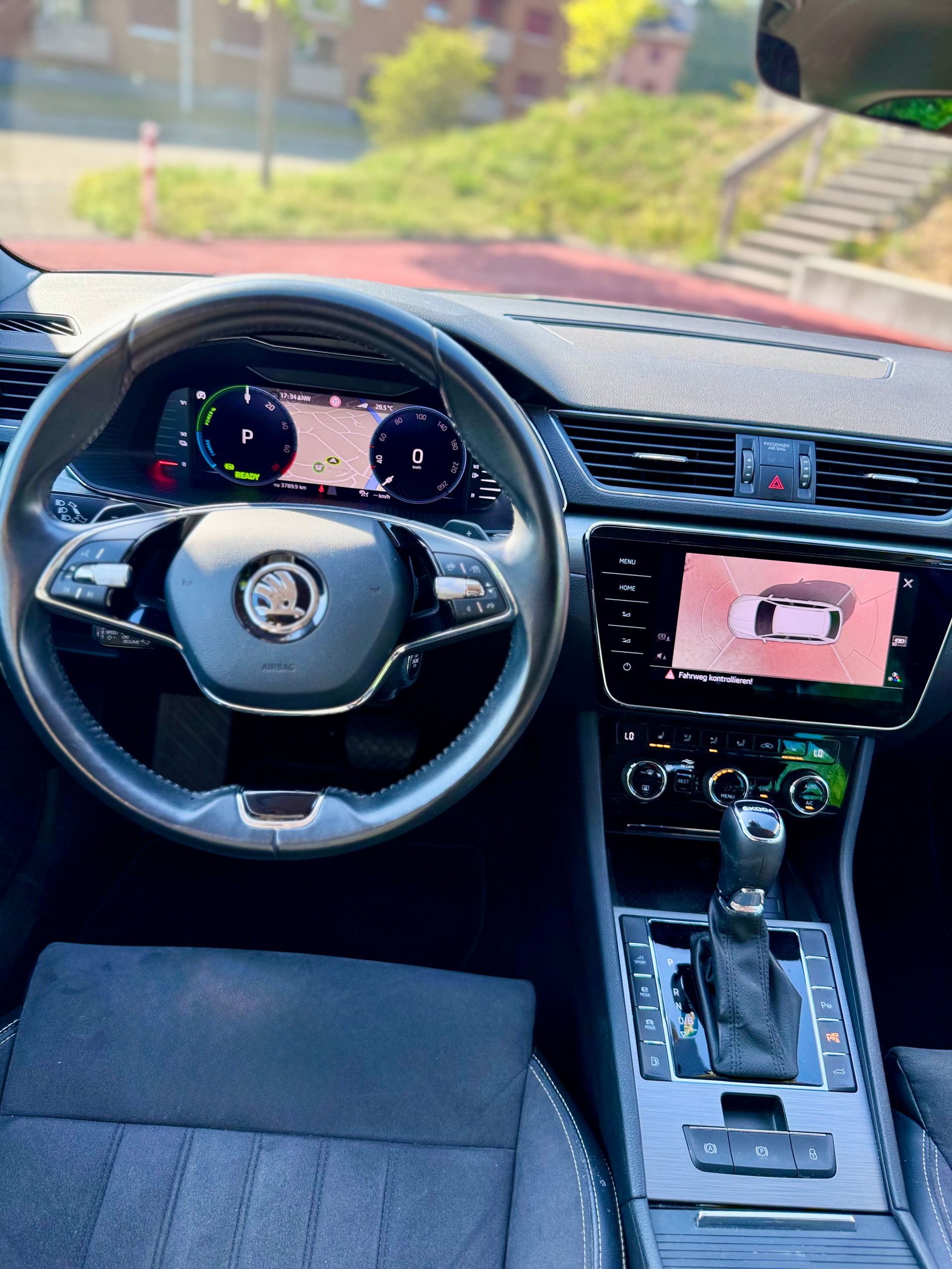 SKODA Superb 1.4 TSI Style PHEV DSC-image-13