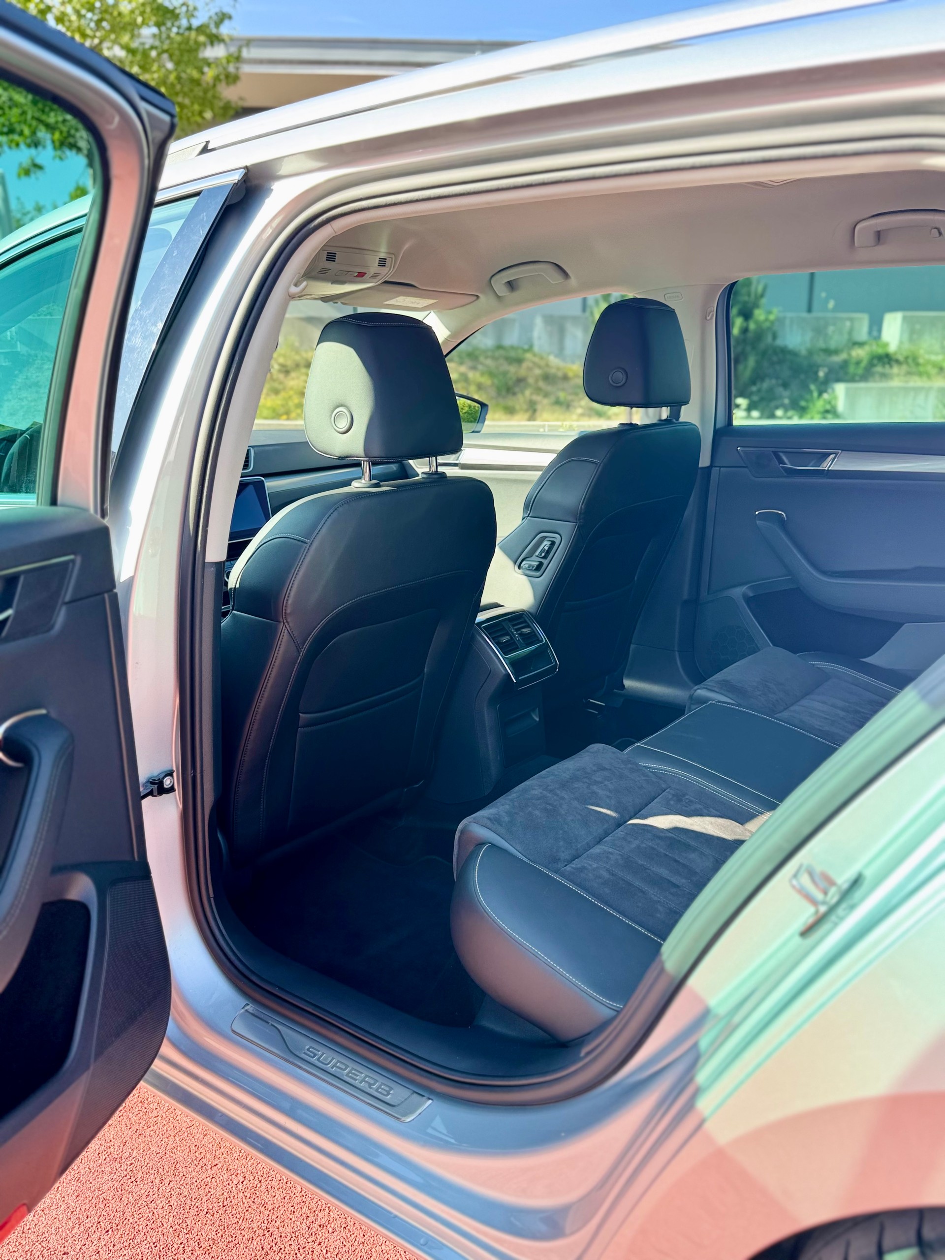 SKODA Superb 1.4 TSI Style PHEV DSC-image-9