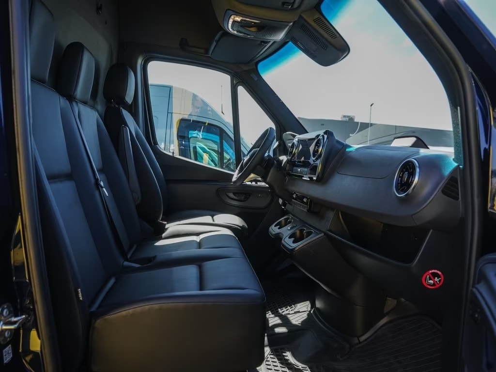 MERCEDES-BENZ Sprinter 319 CDI Extralang 9G-TRONIC 4x4-image-7