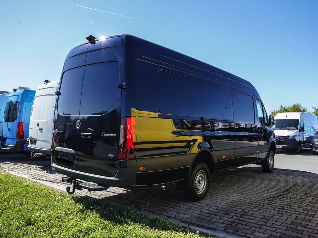MERCEDES-BENZ Sprinter 319 CDI Extralang 9G-TRONIC 4x4-image-2
