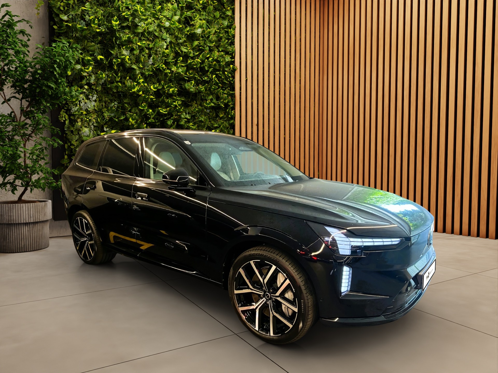 VOLVO Twin Performance Ultra 6P. AWD-image-1