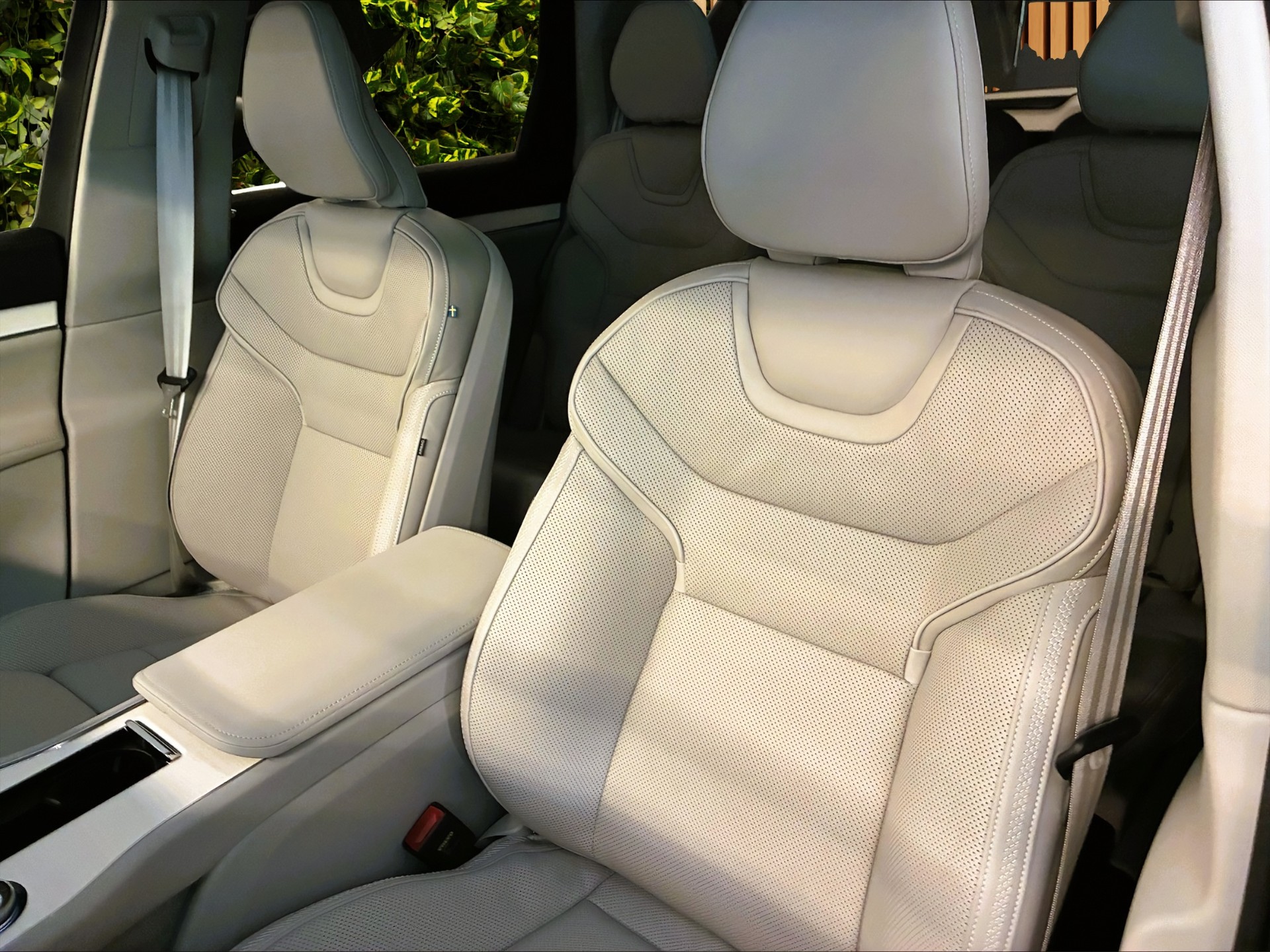 VOLVO Twin Performance Ultra 6P. AWD-image-3