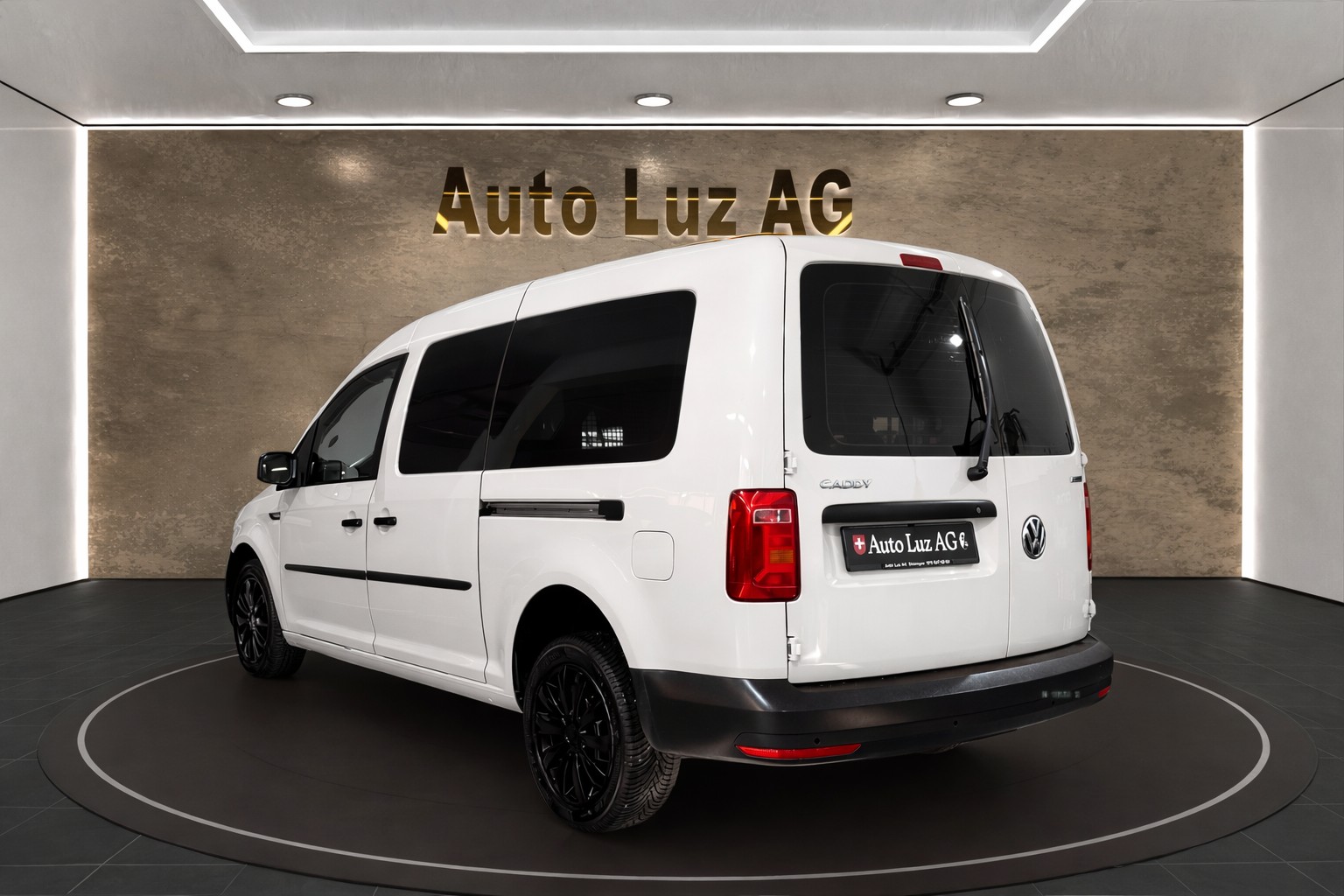VW Caddy 2.0TDI 4Motion BlueMotion Technology-image-5