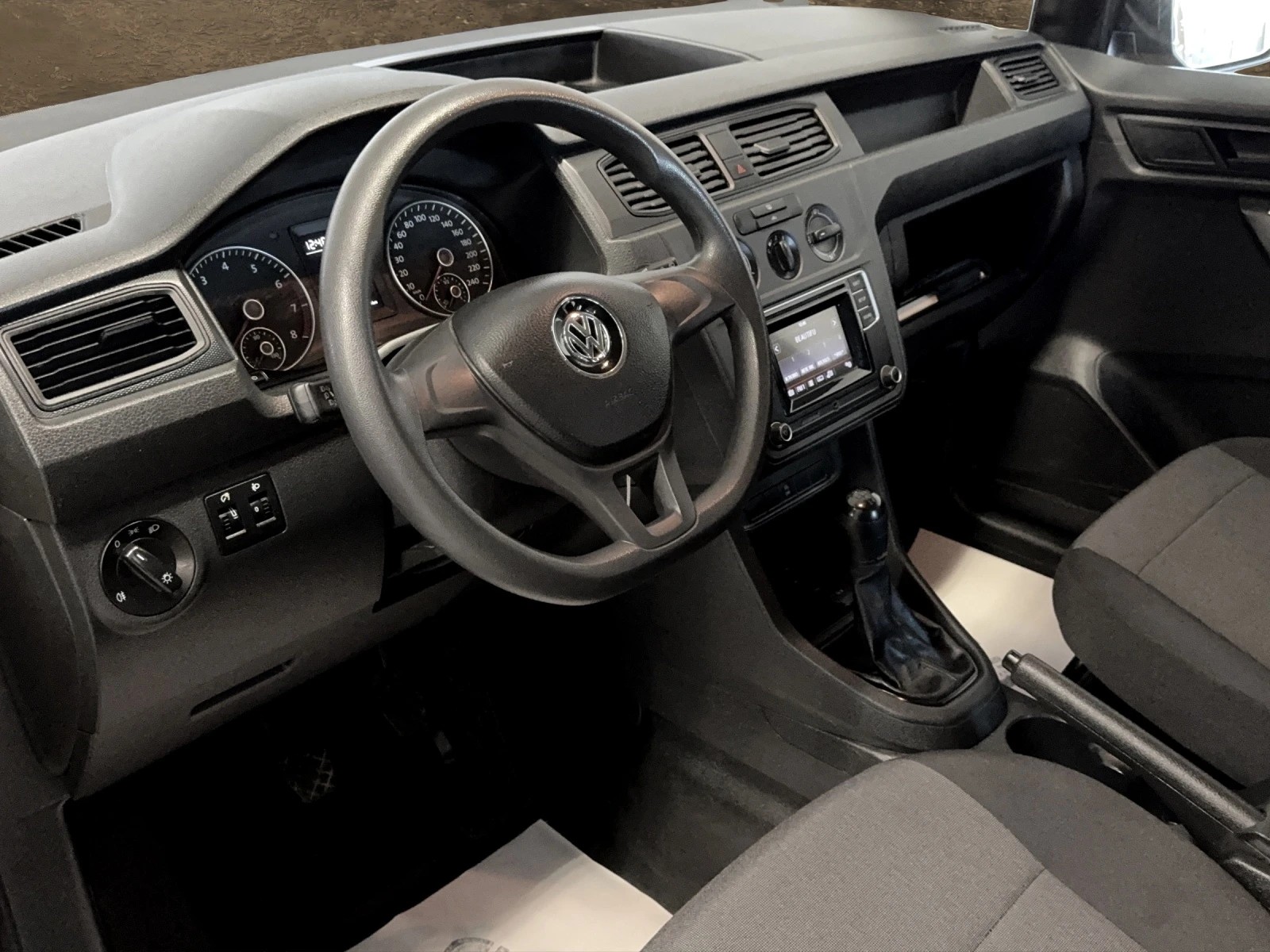 VW Caddy 2.0TDI 4Motion BlueMotion Technology-image-6