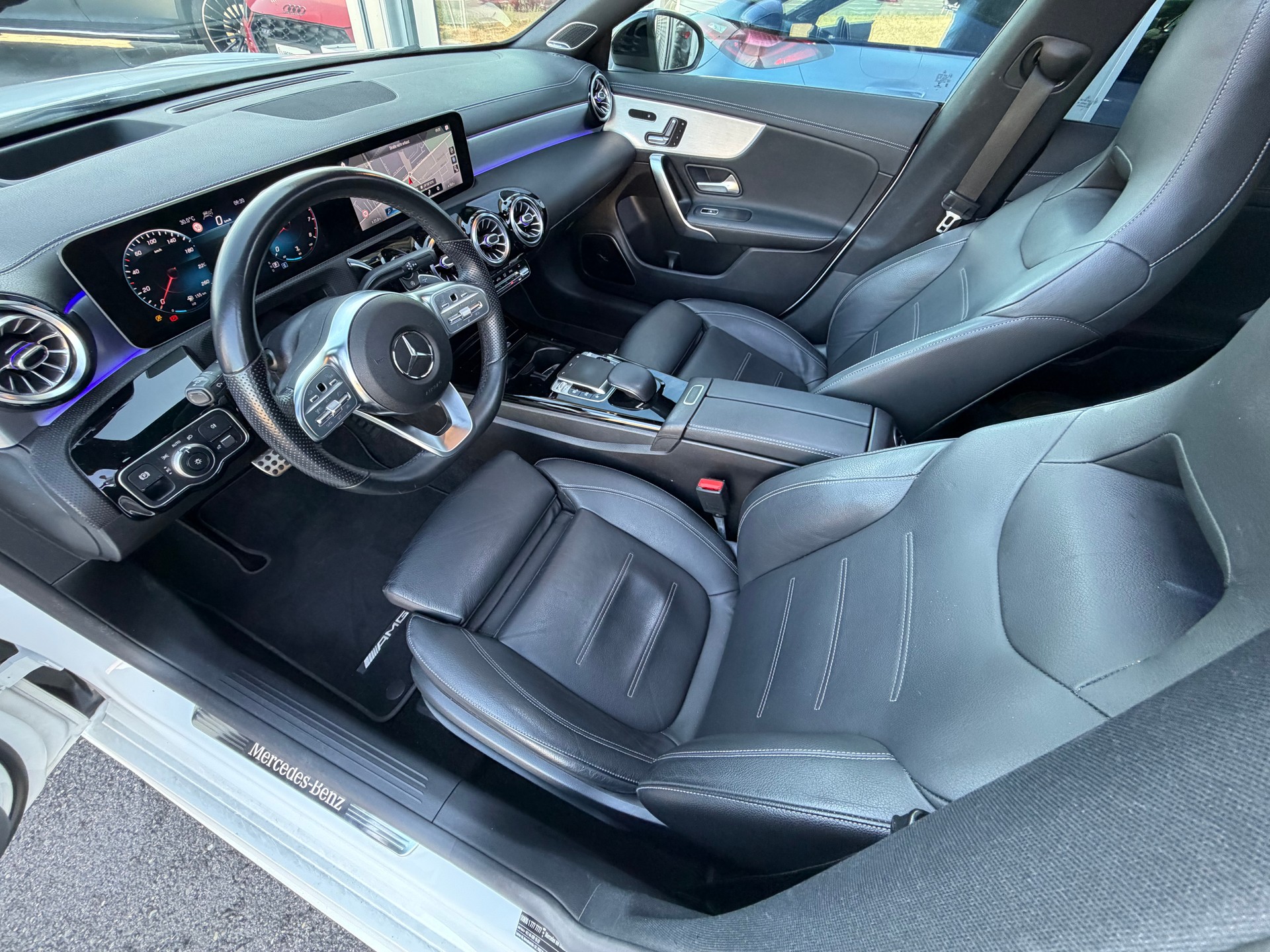 MERCEDES-BENZ CLA 220 AMG Line 7G-DCT 4Matic-image-13