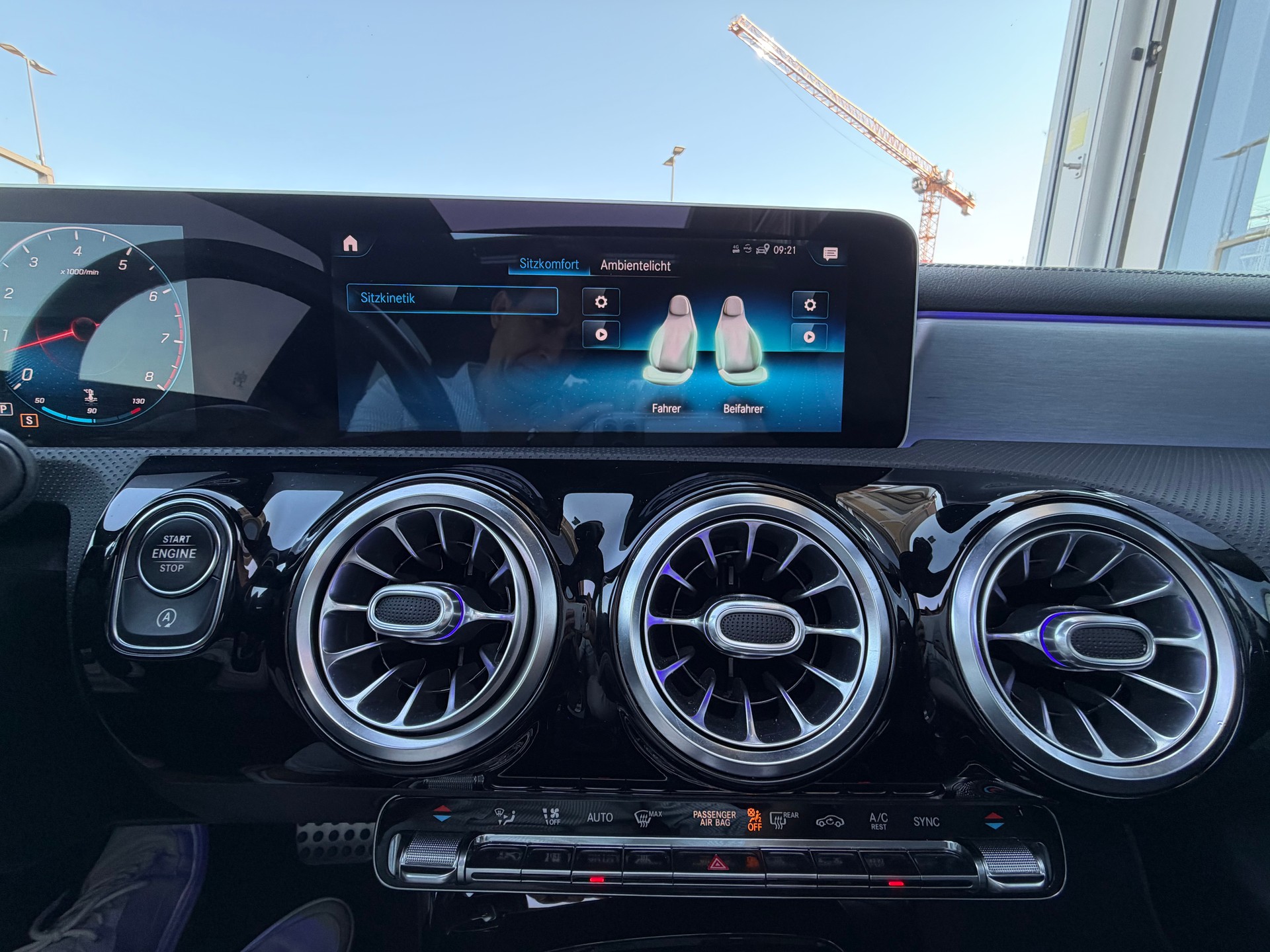 MERCEDES-BENZ CLA 220 AMG Line 7G-DCT 4Matic-image-25