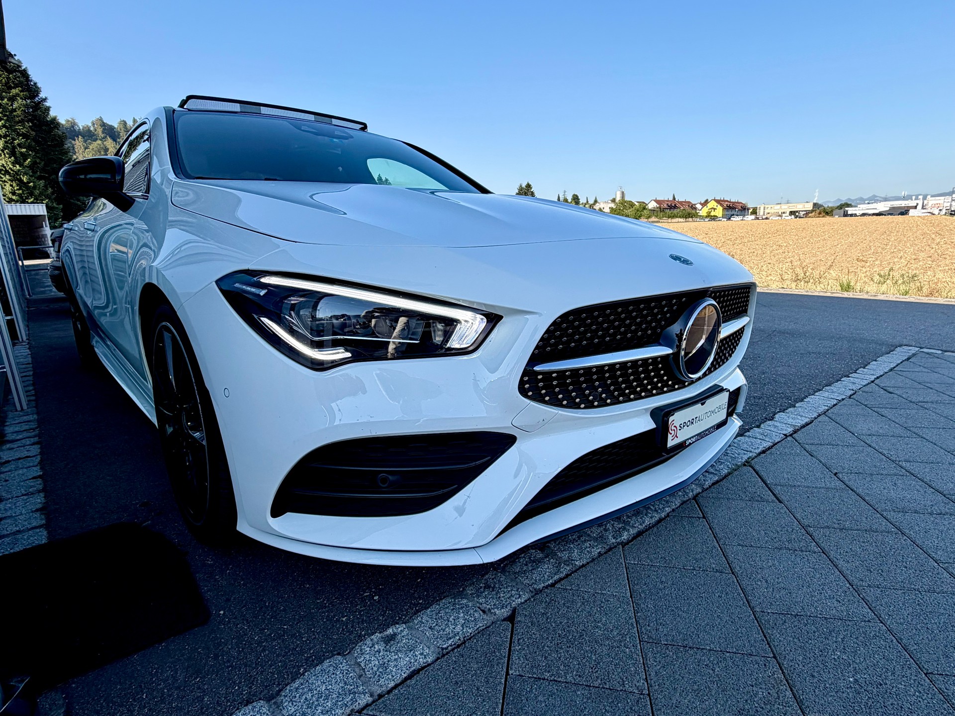 MERCEDES-BENZ CLA 220 AMG Line 7G-DCT 4Matic-image-6