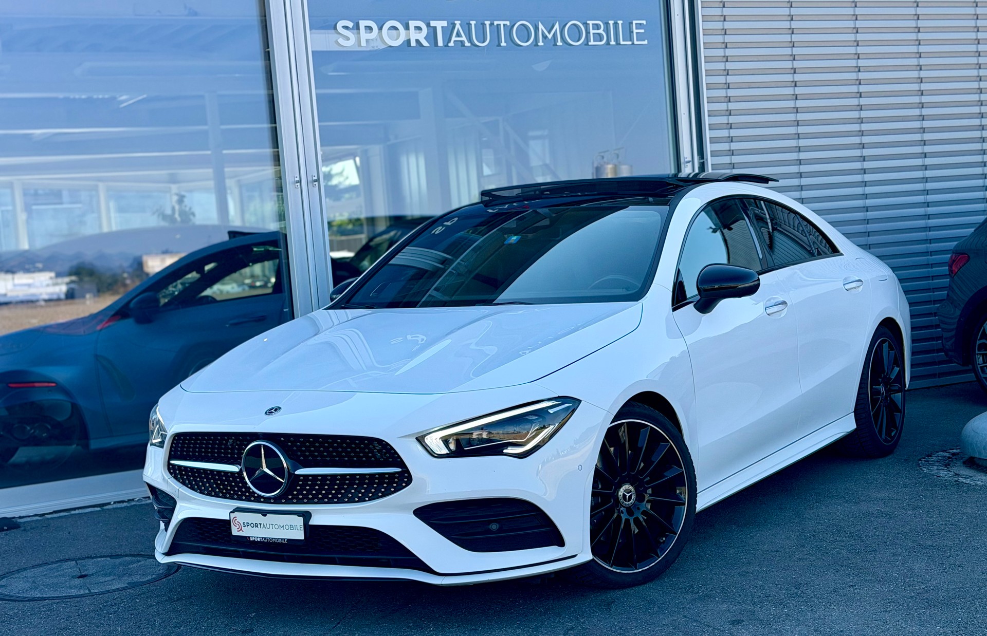 MERCEDES-BENZ CLA 220 AMG Line 7G-DCT 4Matic-image-1