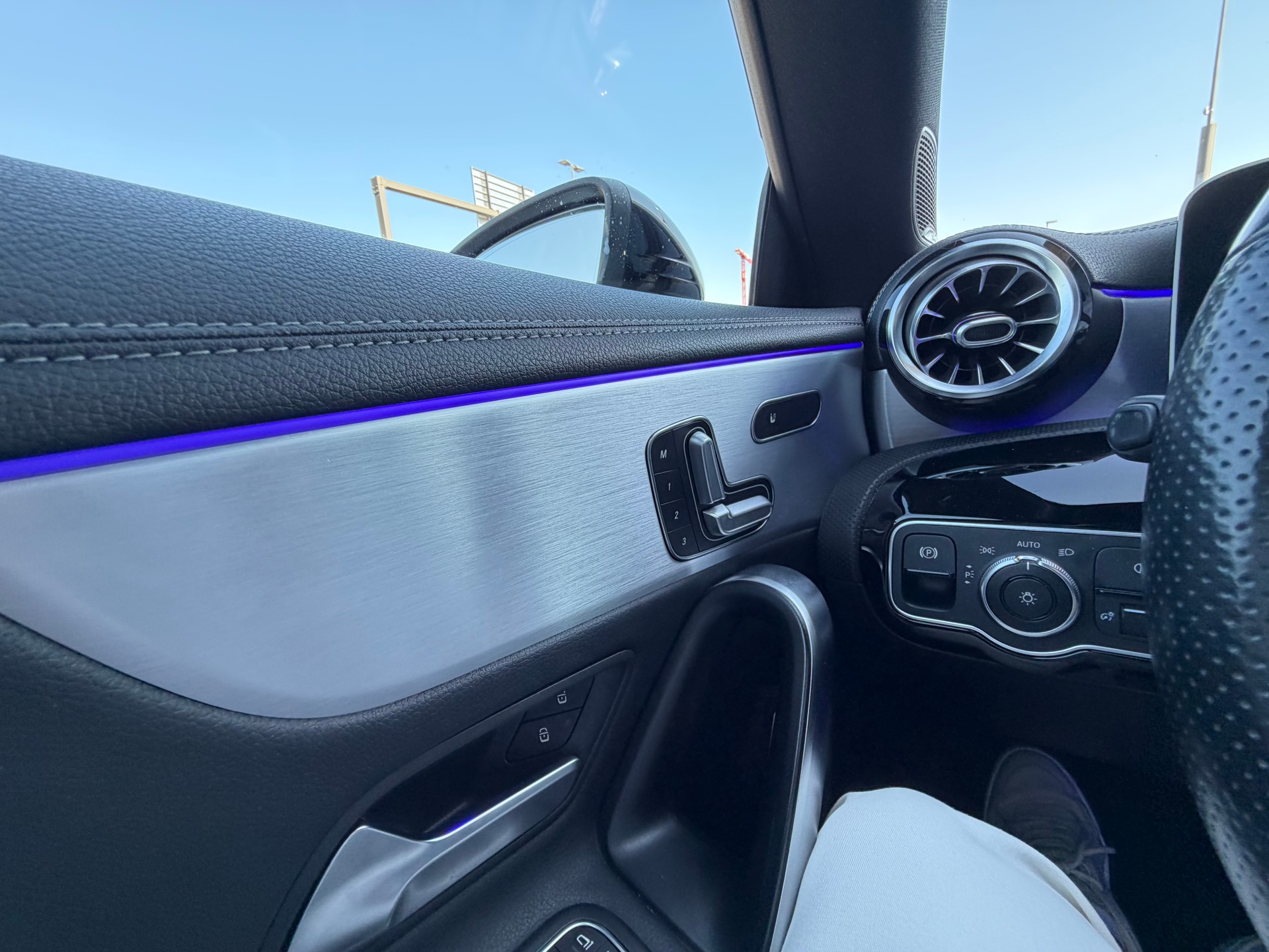 MERCEDES-BENZ CLA 220 AMG Line 7G-DCT 4Matic-image-17