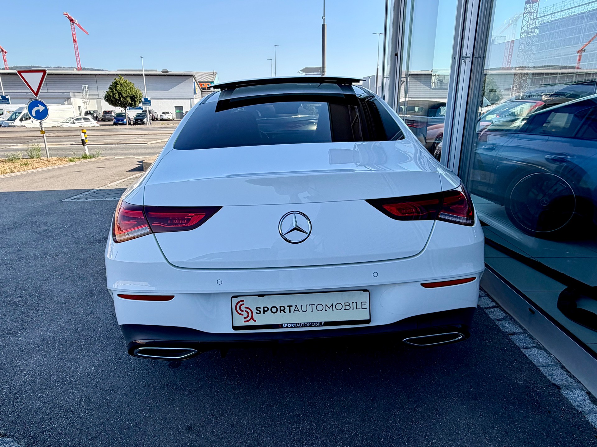 MERCEDES-BENZ CLA 220 AMG Line 7G-DCT 4Matic-image-9