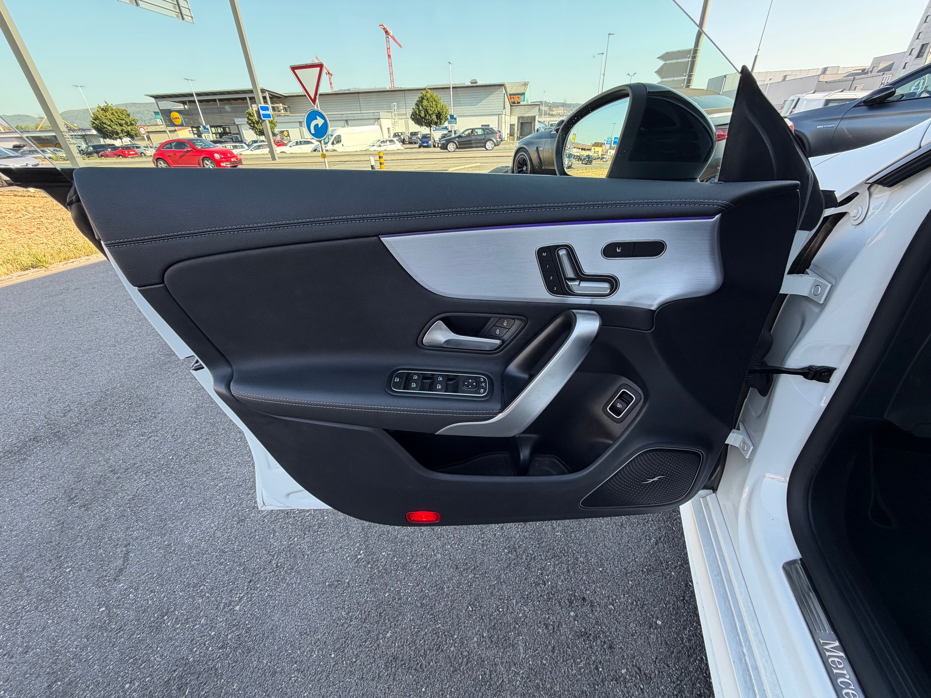 MERCEDES-BENZ CLA 220 AMG Line 7G-DCT 4Matic-image-15