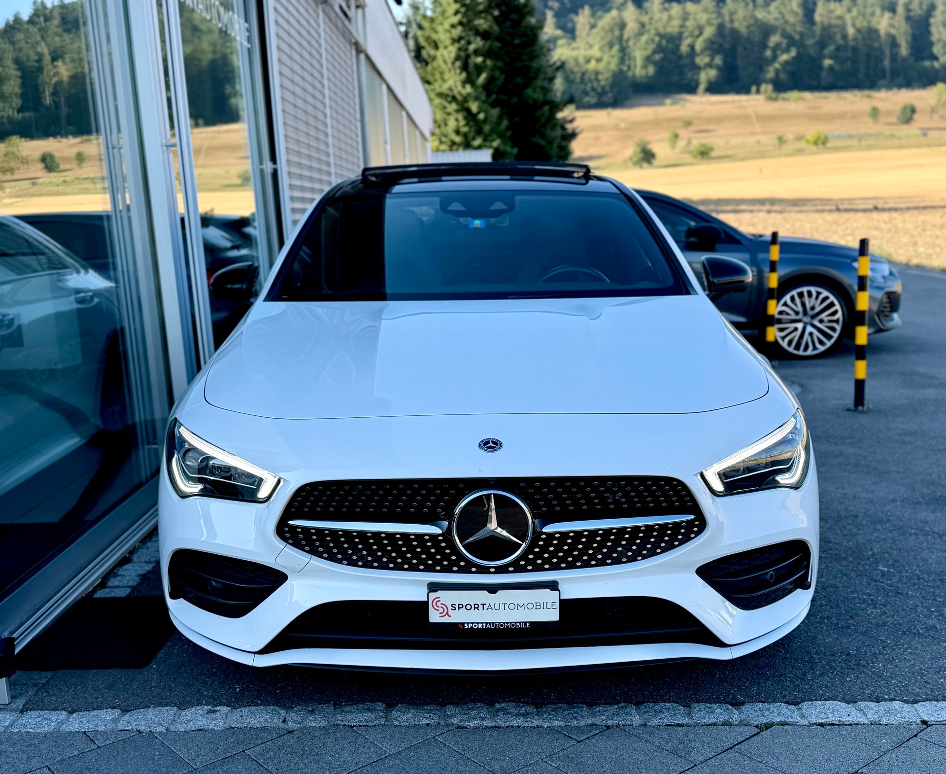 MERCEDES-BENZ CLA 220 AMG Line 7G-DCT 4Matic-image-3