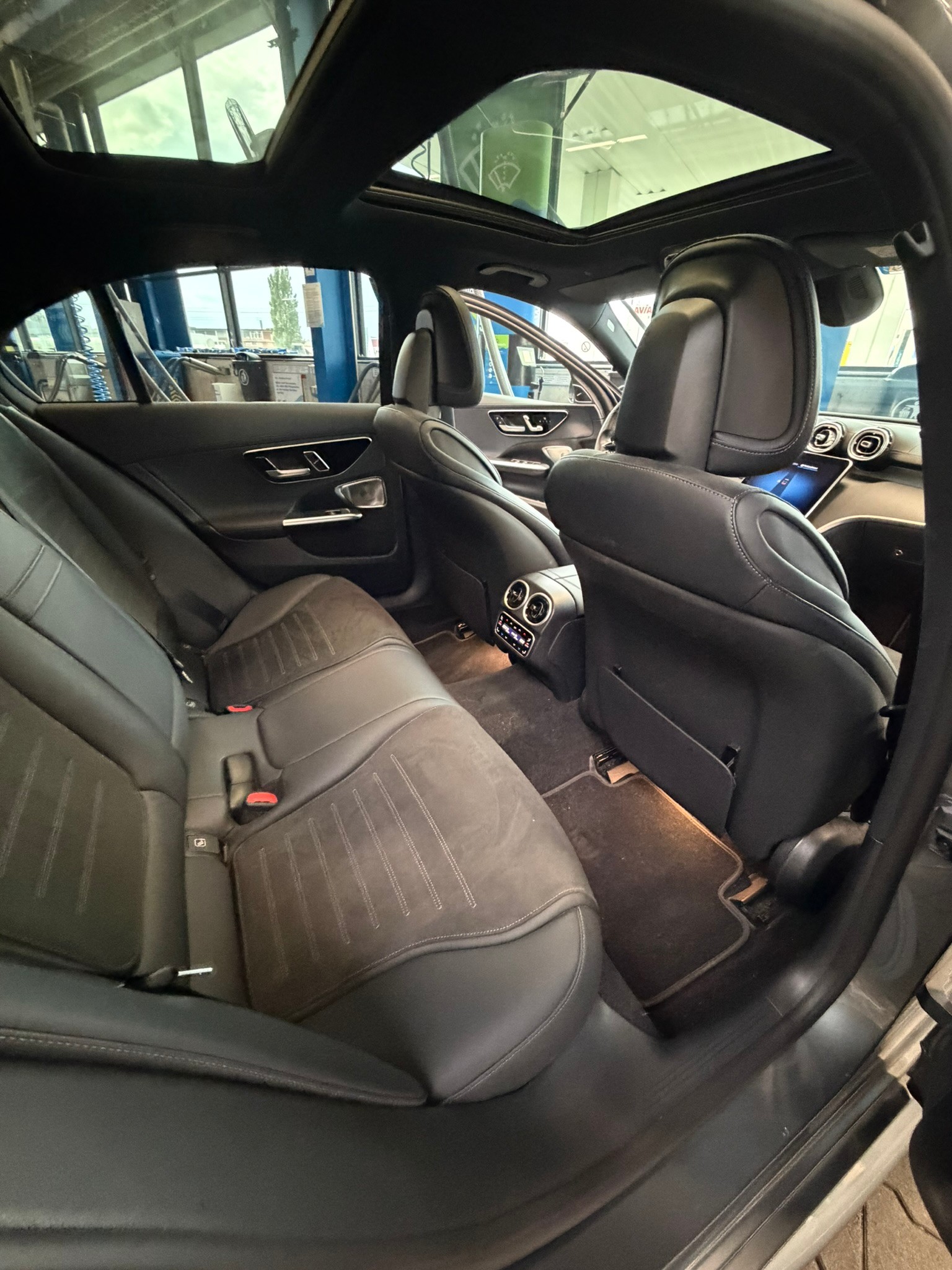 MERCEDES-BENZ C 200 AMG Line 4matic-image-7