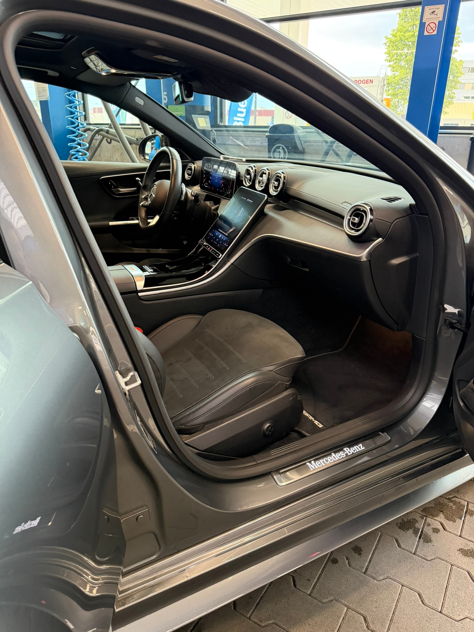 MERCEDES-BENZ C 200 AMG Line 4matic-image-8