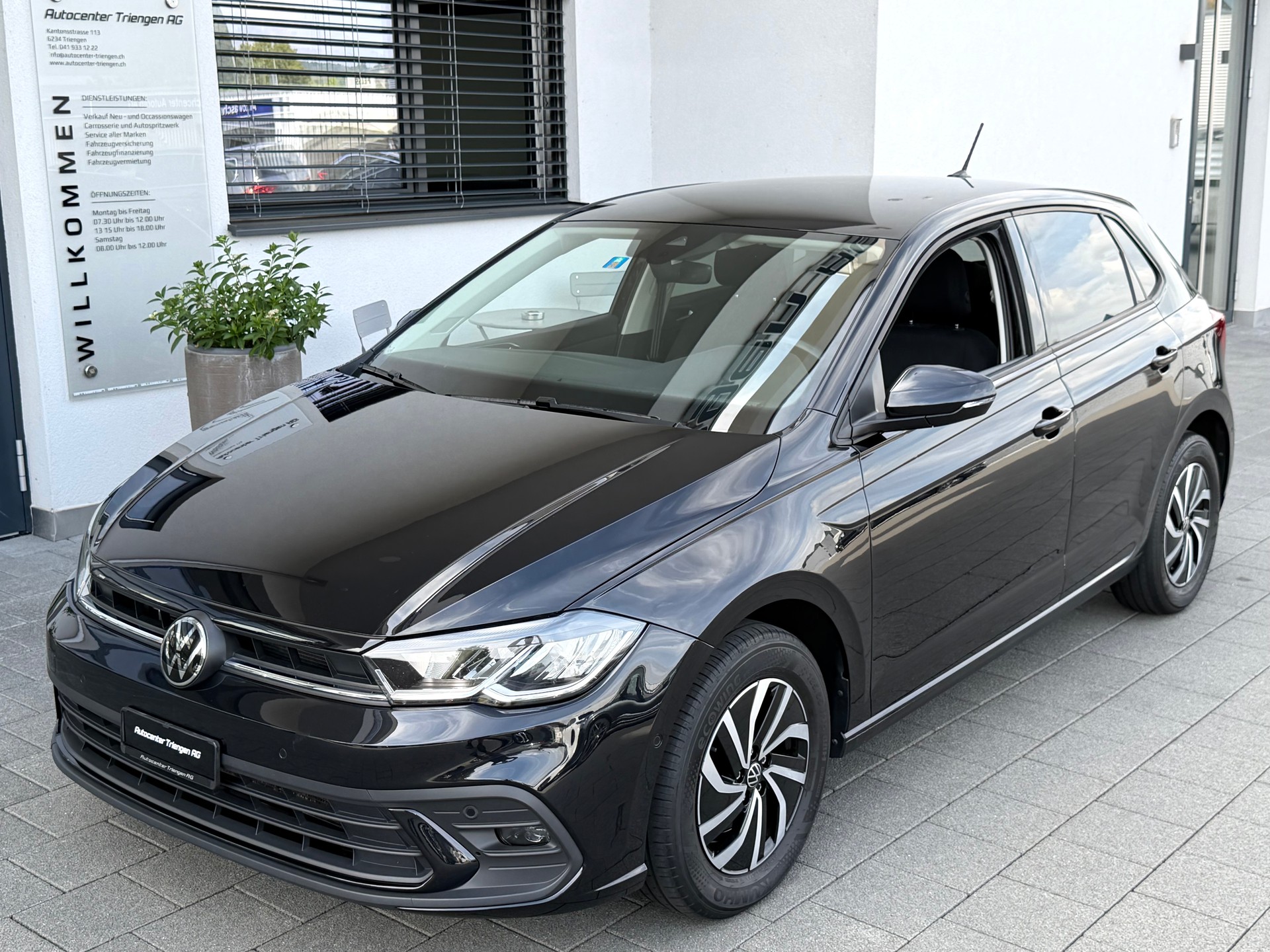 VW Polo 1.0 TSI Life DSG-image-2