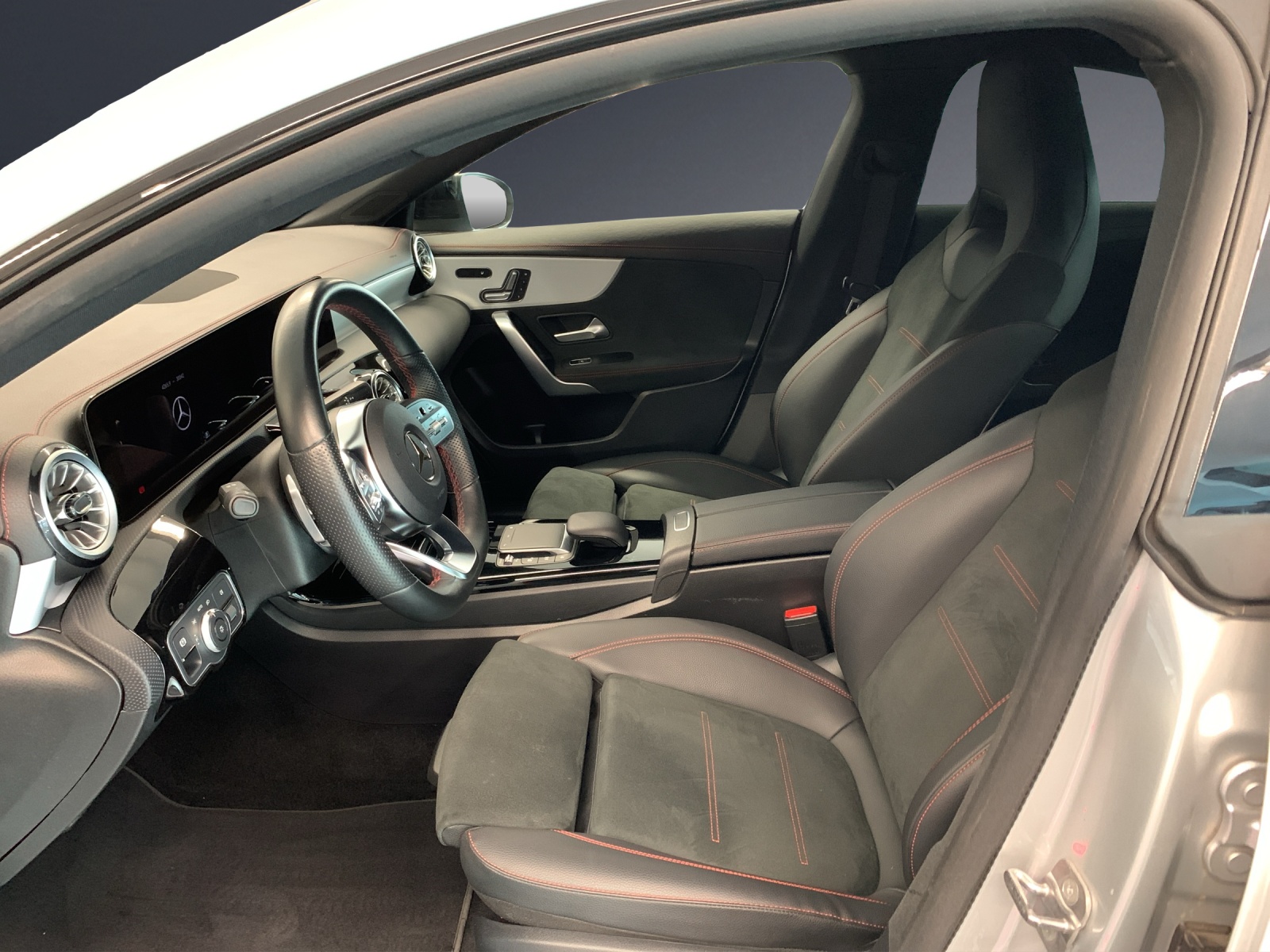 MERCEDES-BENZ CLA 250 4Matic AMG Line 7G-DCT-image-5