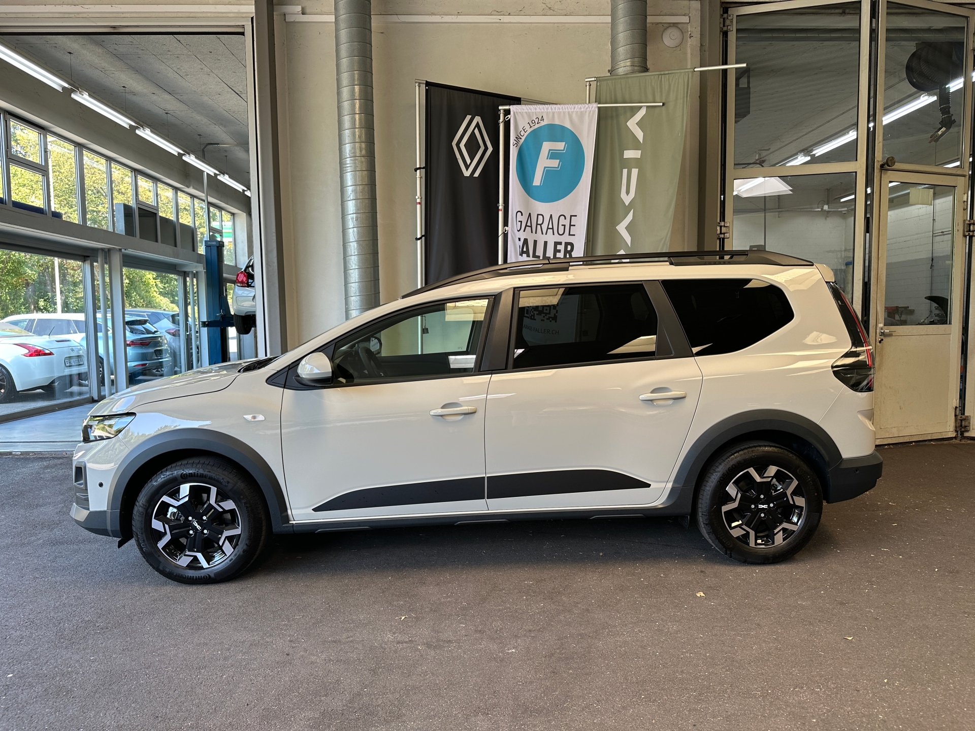DACIA Jogger-image-1