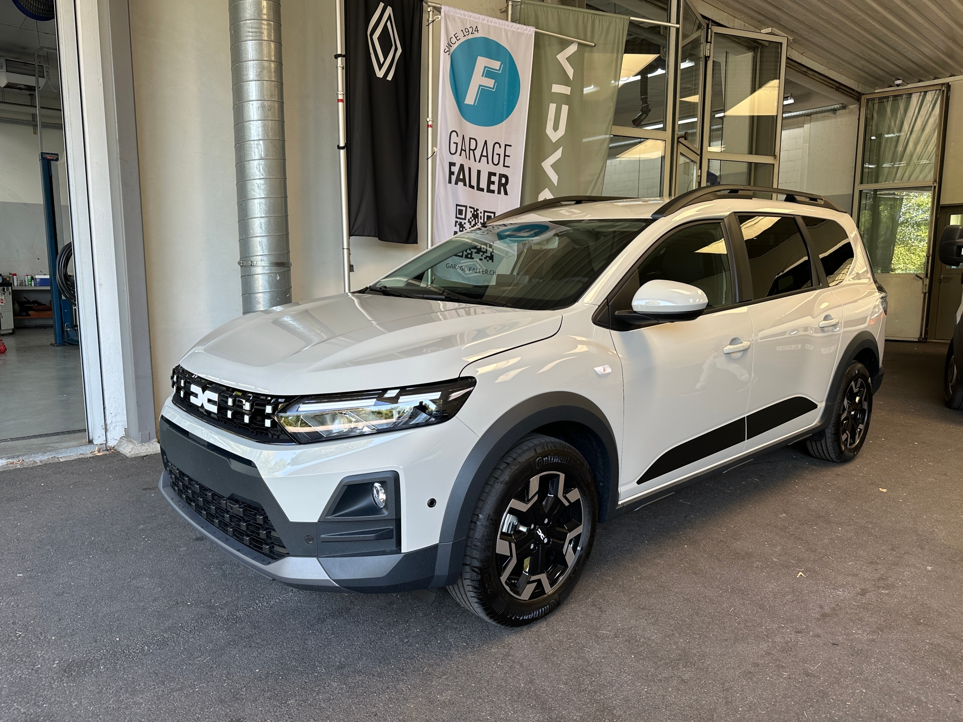 DACIA Jogger-image-0