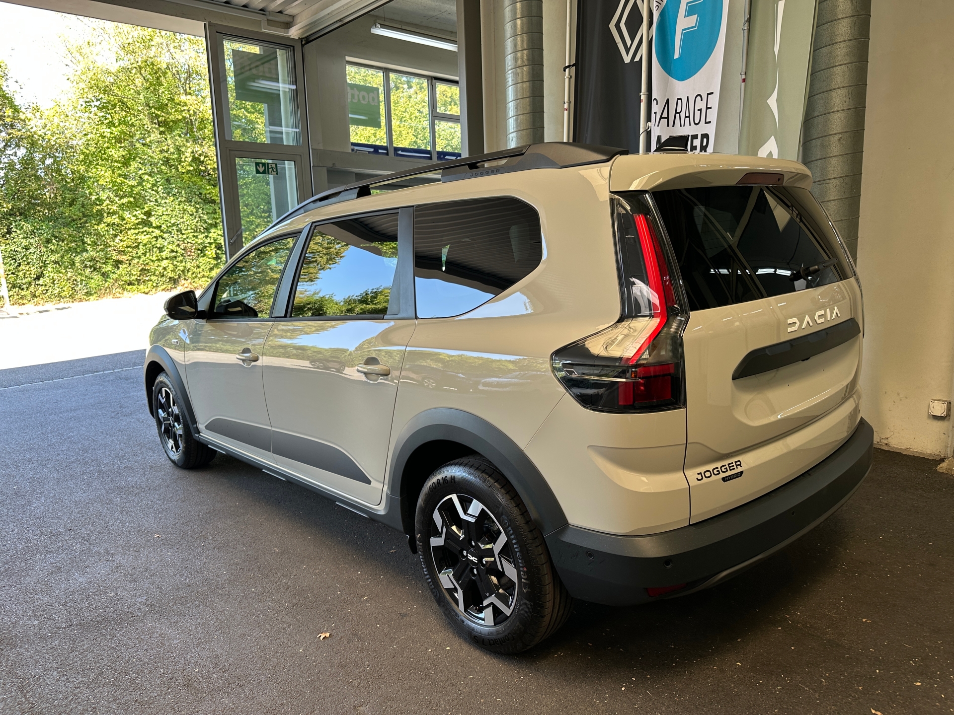 DACIA Jogger-image-2