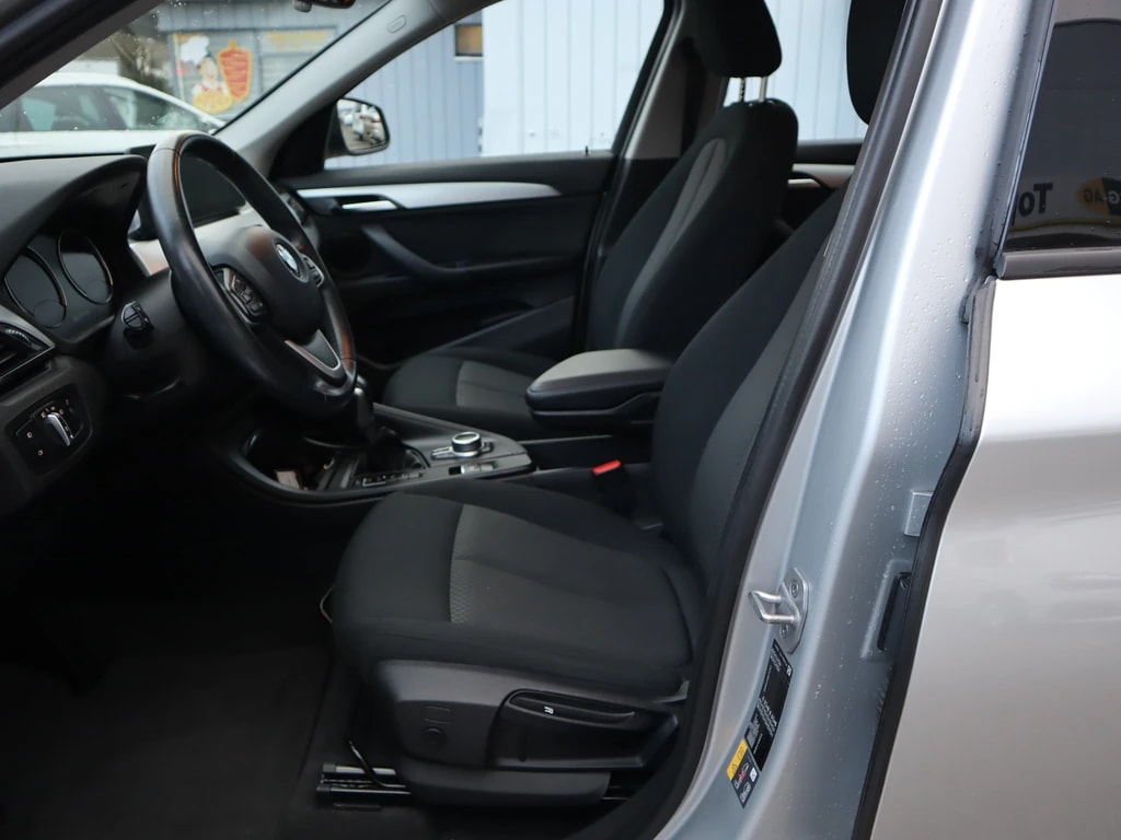 BMW X1 xDrive 25e Steptronic ** Head Up-Display ** Gr.Navi ** Parkhilfe v+h ** LED Licht **-image-11