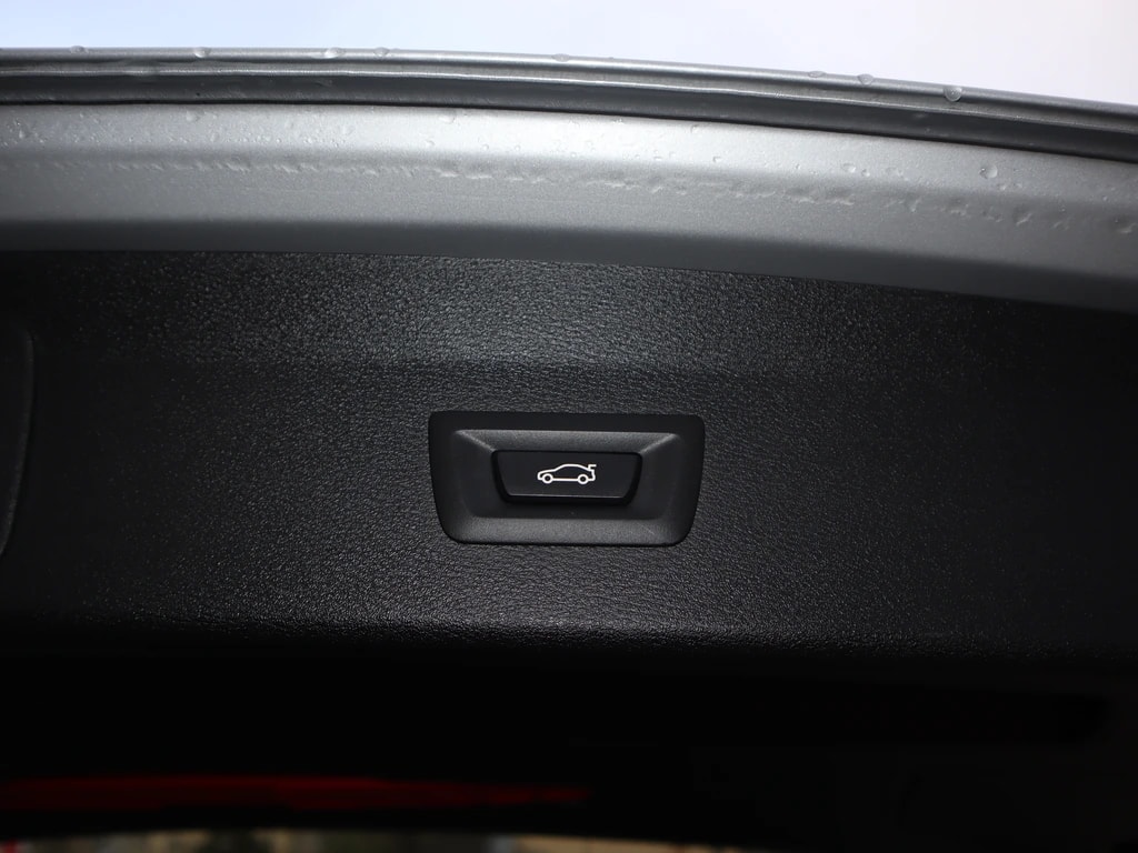 BMW X1 xDrive 25e Steptronic ** Head Up-Display ** Gr.Navi ** Parkhilfe v+h ** LED Licht **-image-7