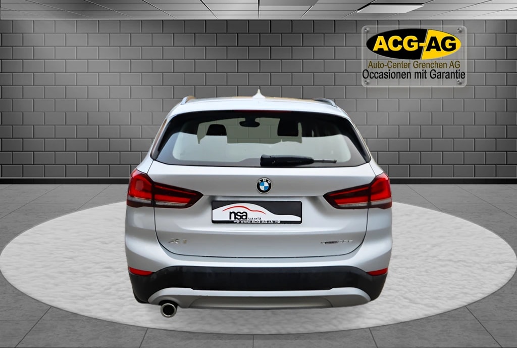 BMW X1 xDrive 25e Steptronic ** Head Up-Display ** Gr.Navi ** Parkhilfe v+h ** LED Licht **-image-4