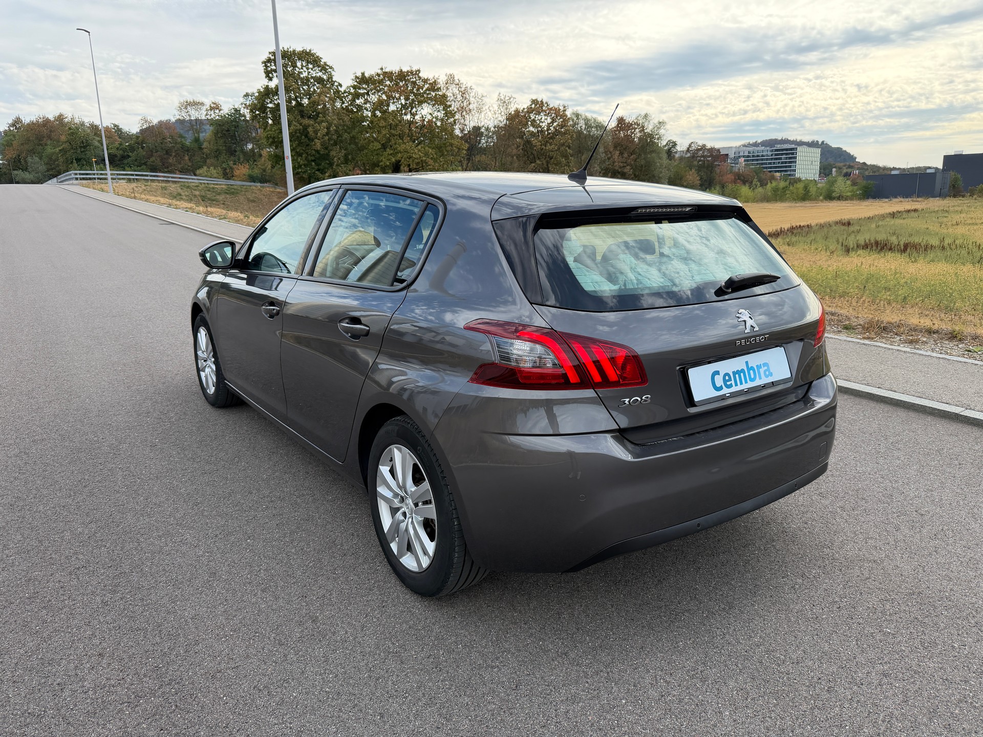PEUGEOT 308 1.5 BlueHDI Active Pack EAT8-image-8