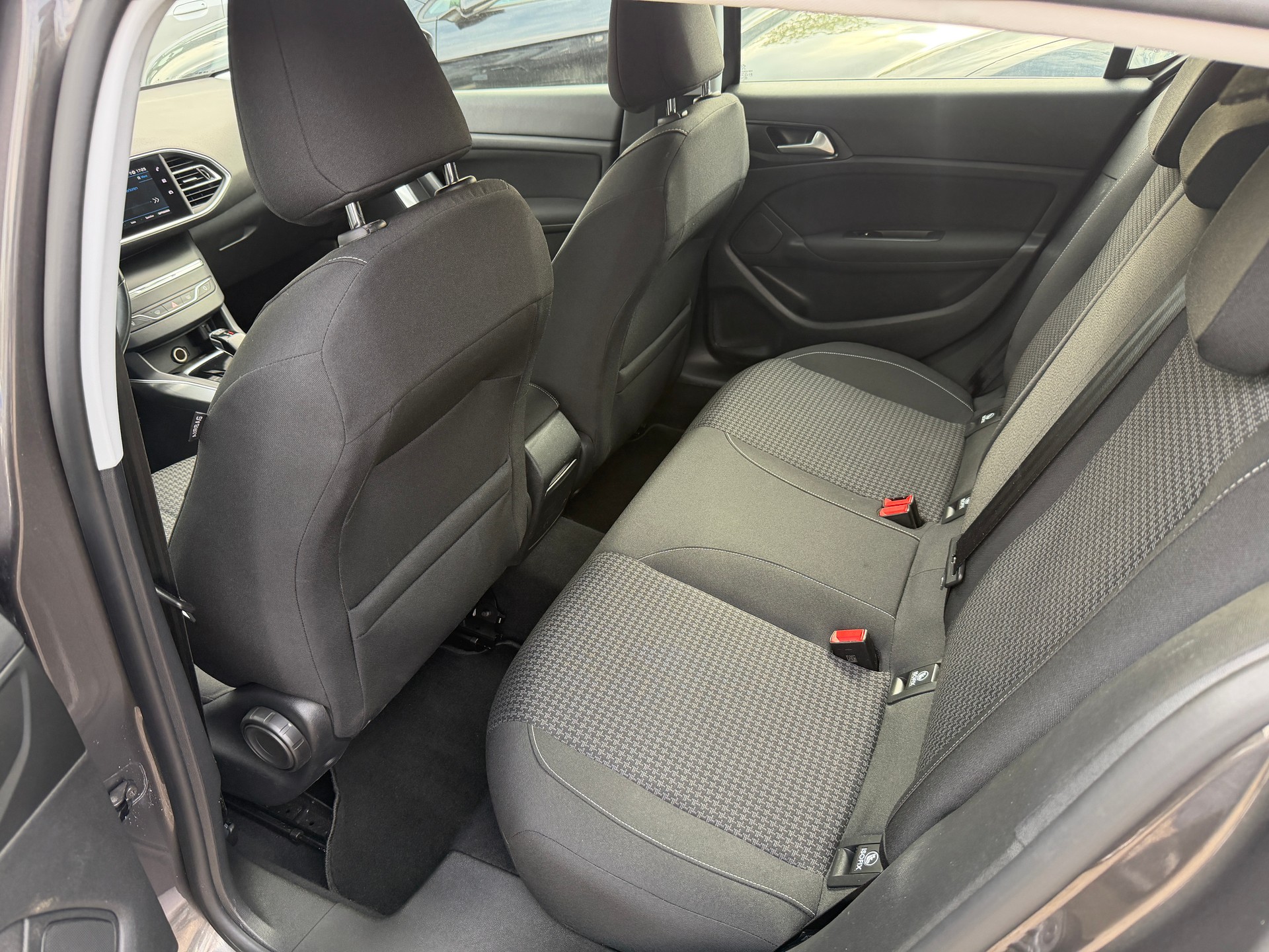 PEUGEOT 308 1.5 BlueHDI Active Pack EAT8-image-11