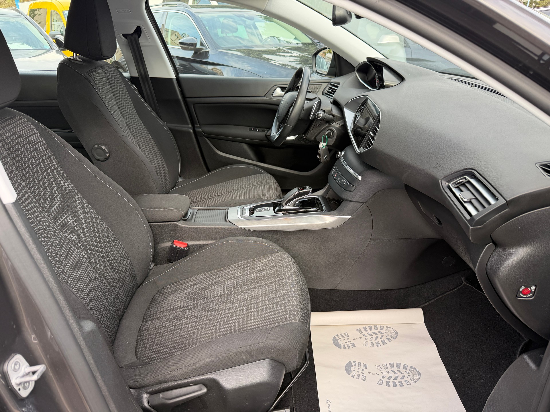 PEUGEOT 308 1.5 BlueHDI Active Pack EAT8-image-2