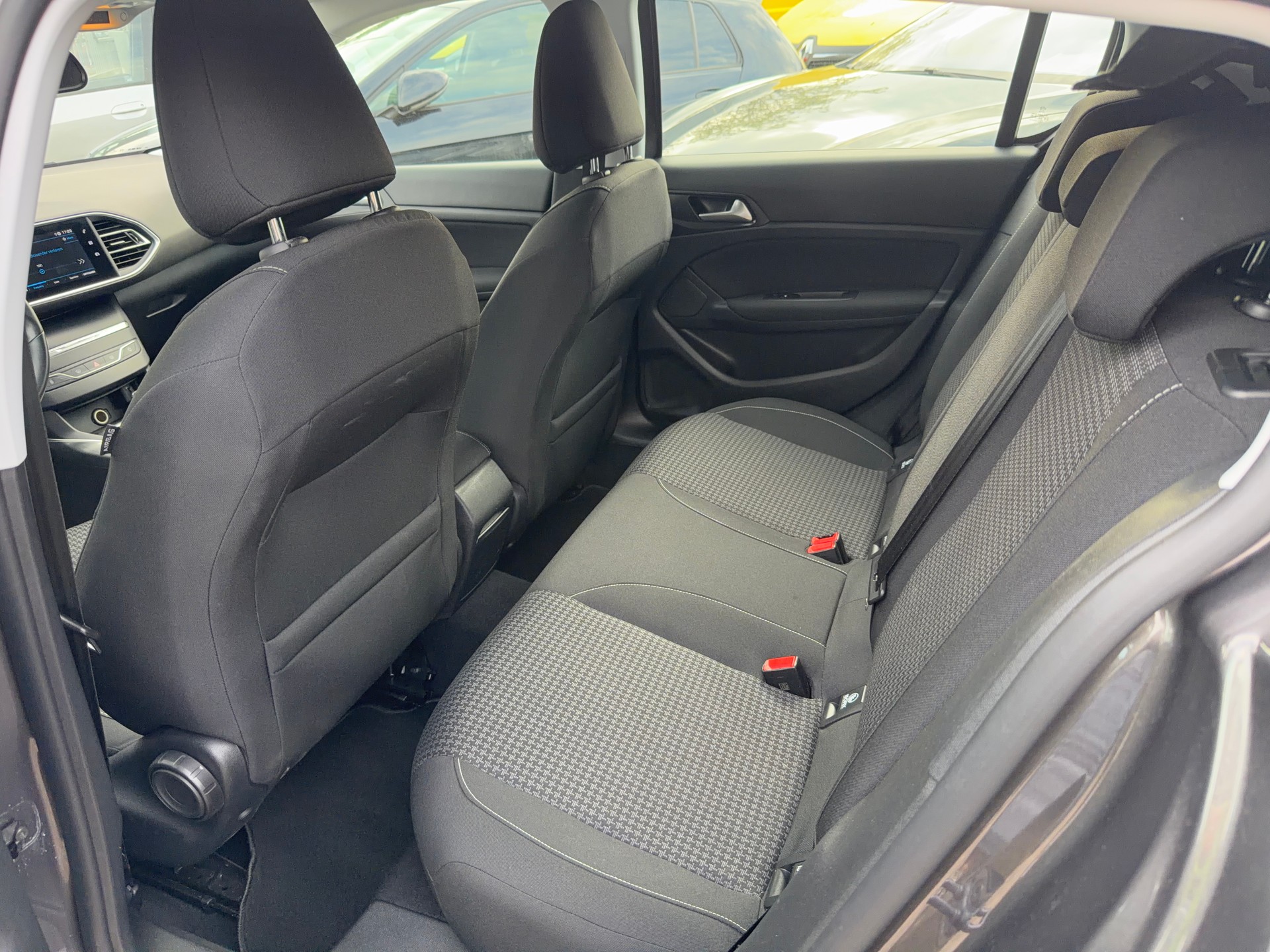 PEUGEOT 308 1.5 BlueHDI Active Pack EAT8-image-12
