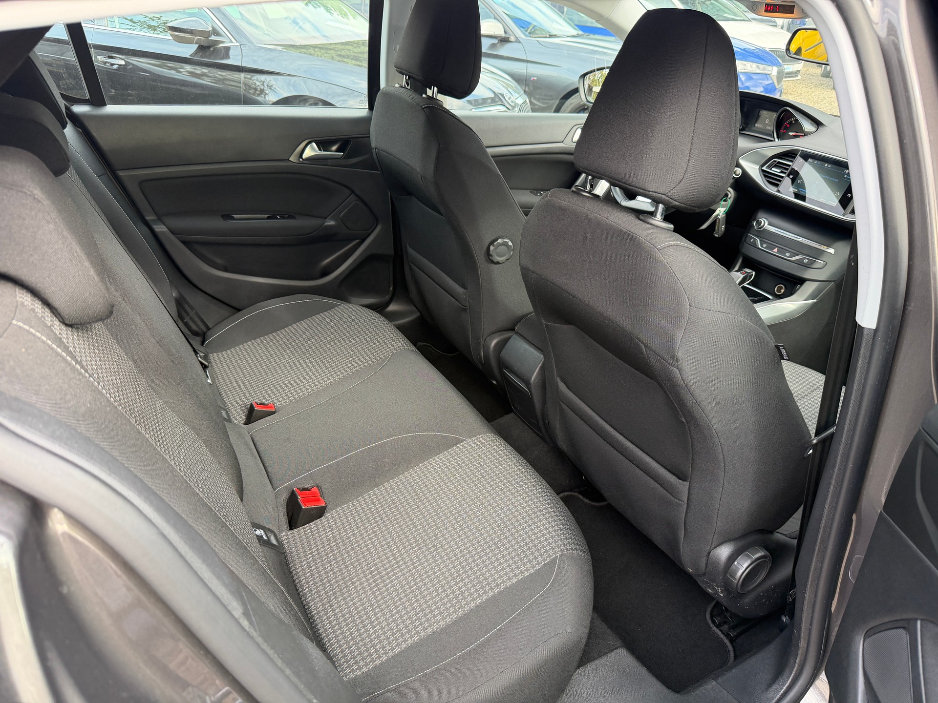 PEUGEOT 308 1.5 BlueHDI Active Pack EAT8-image-14