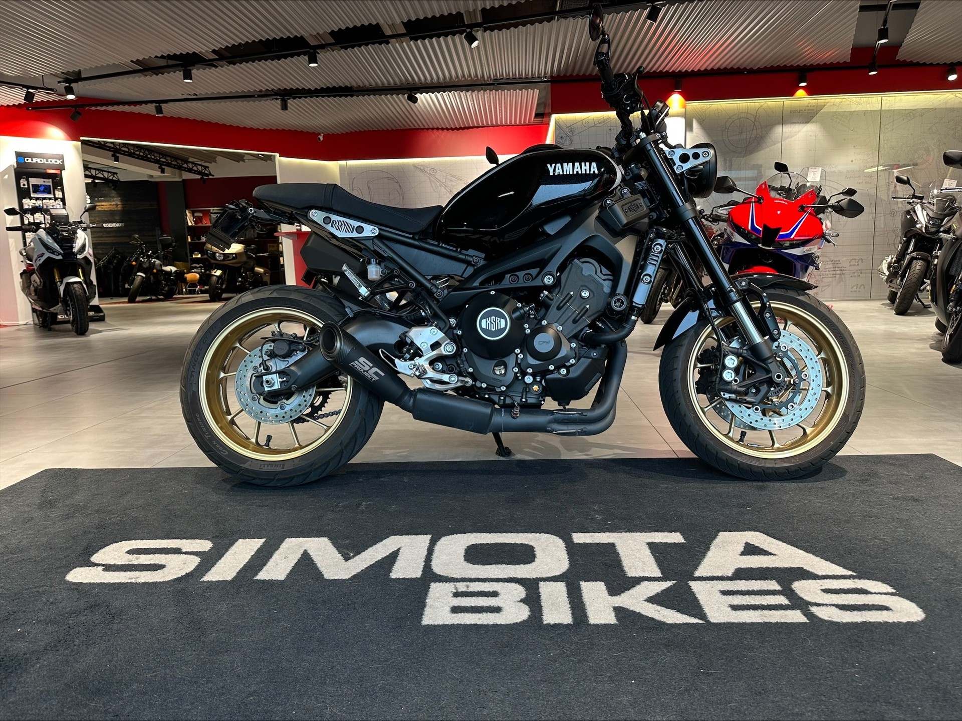 YAMAHA XSR 900 80 Black
