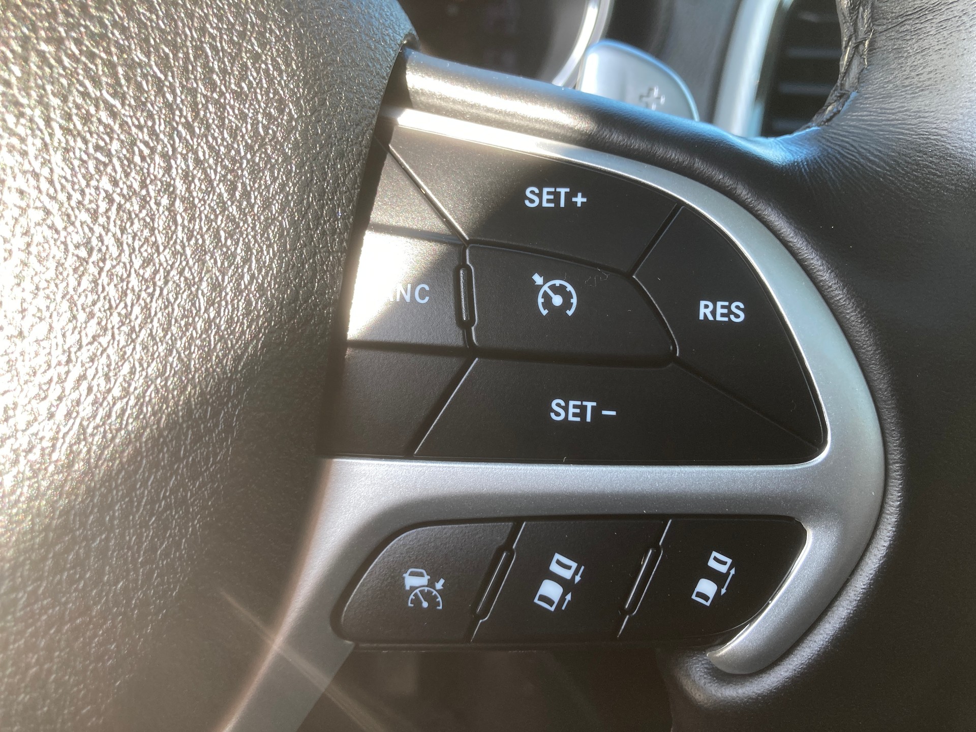 JEEP Grand Cherokee 3.0 CRD Summit Automatic mit Anhängerkupplung 3`500 KG-image-22
