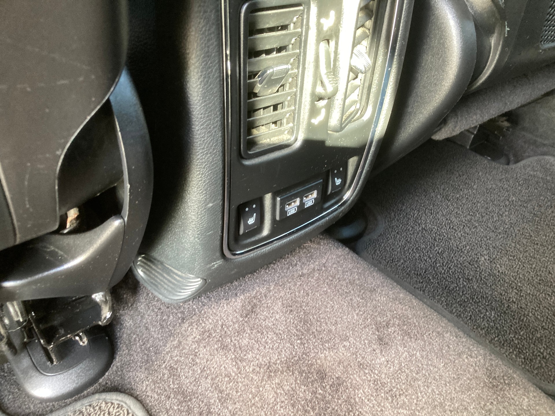 JEEP Grand Cherokee 3.0 CRD Summit Automatic mit Anhängerkupplung 3`500 KG-image-13